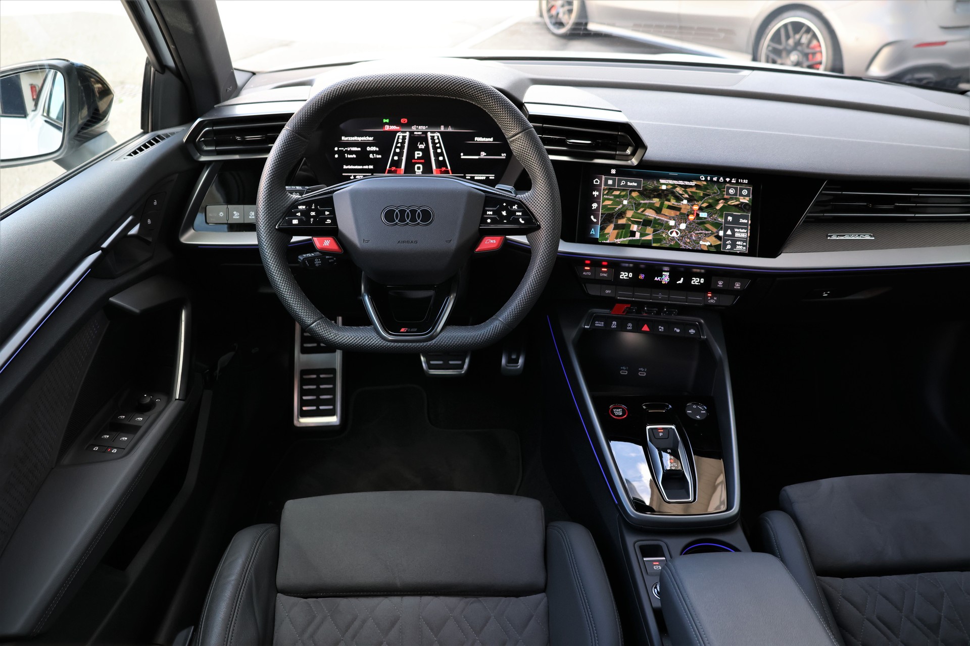 AUDI RS3 Sportback 2.5 TSI quattro S-tronic (CH)-image-14