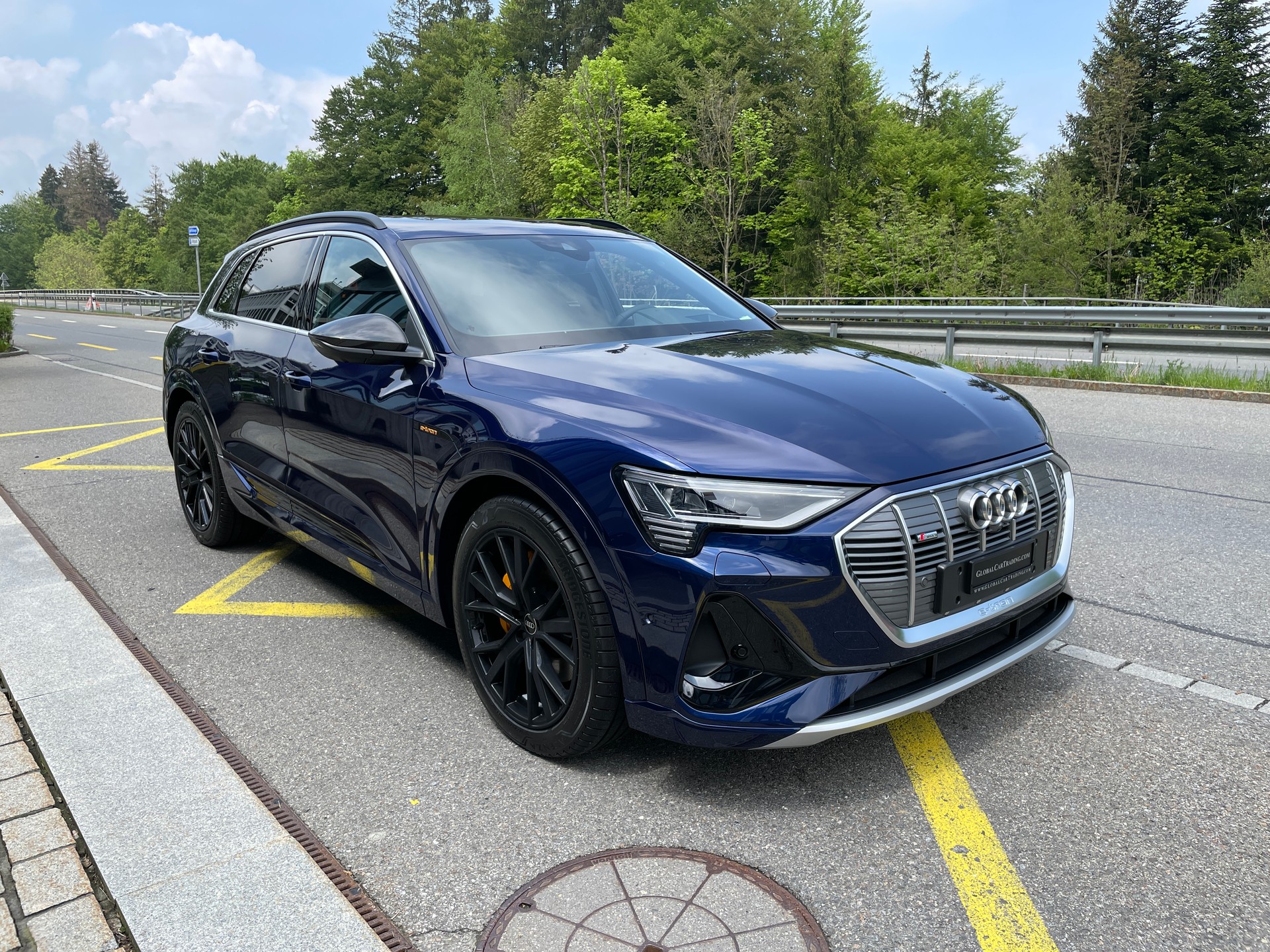 AUDI e-tron 55 S Line quattro-showroom-element-2