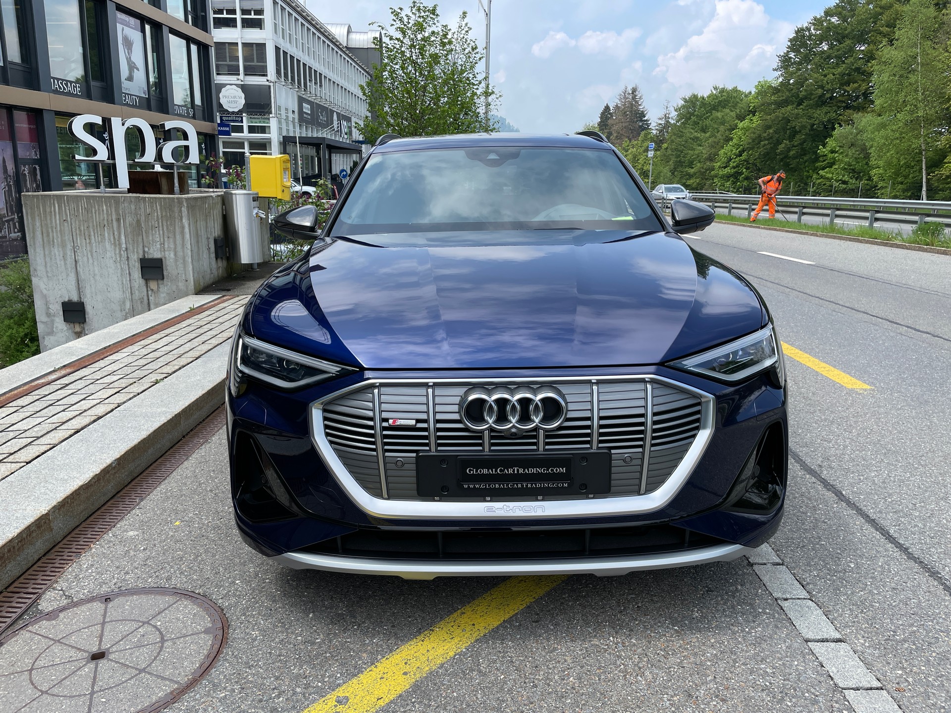 AUDI e-tron 55 S Line quattro-showroom-element-1
