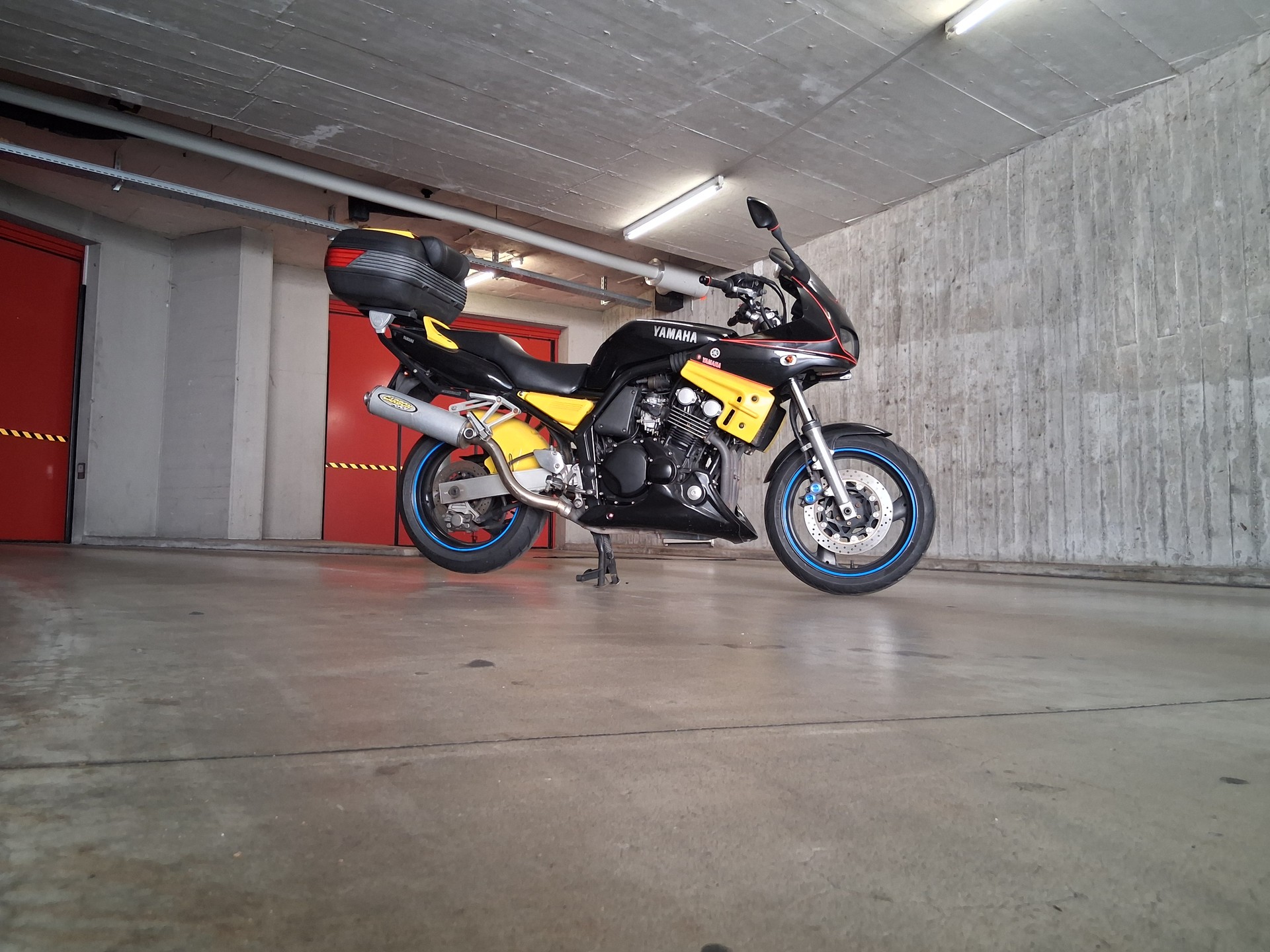 YAMAHA FZS 600 S Fazer-image-5