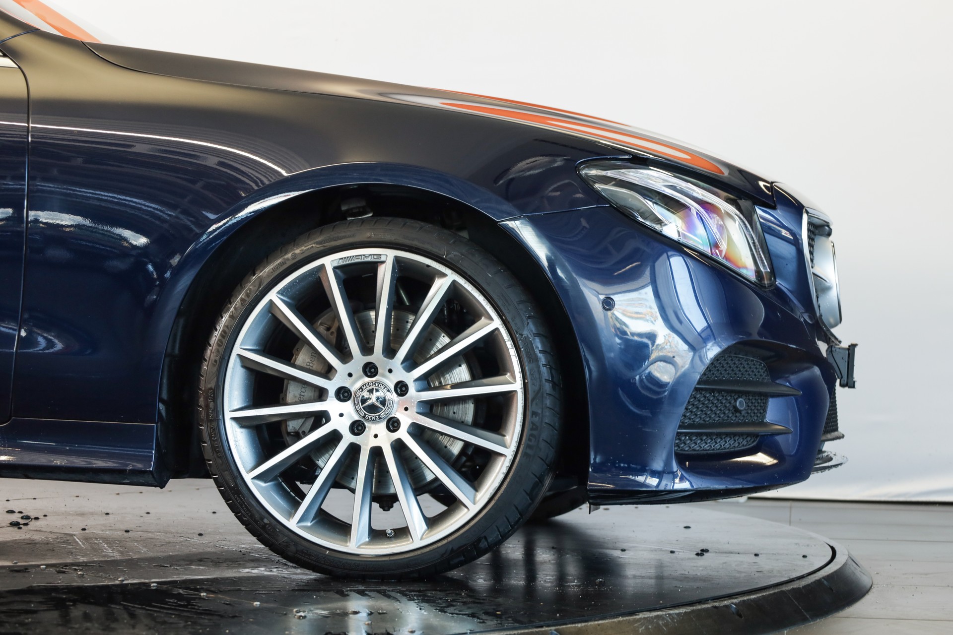 MERCEDES-BENZ E 200 Coupé AMG Line 4 Matic • Bleu cavansite • Toit panoramique • Burmester-image-8