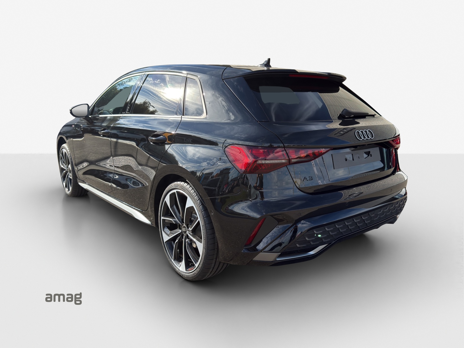 AUDI A3 Sportback TFSI 110 kW S line Attraction S tronic-showroom-element-2