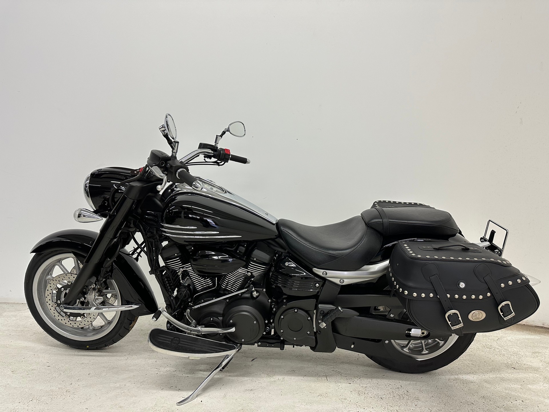 YAMAHA XV 1900 UBS Midnight Star-image-7