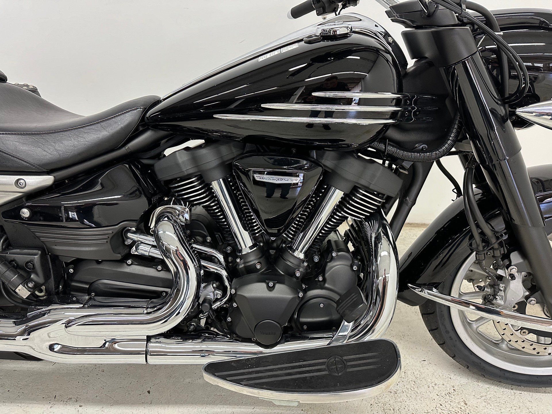 YAMAHA XV 1900 UBS Midnight Star-image-1
