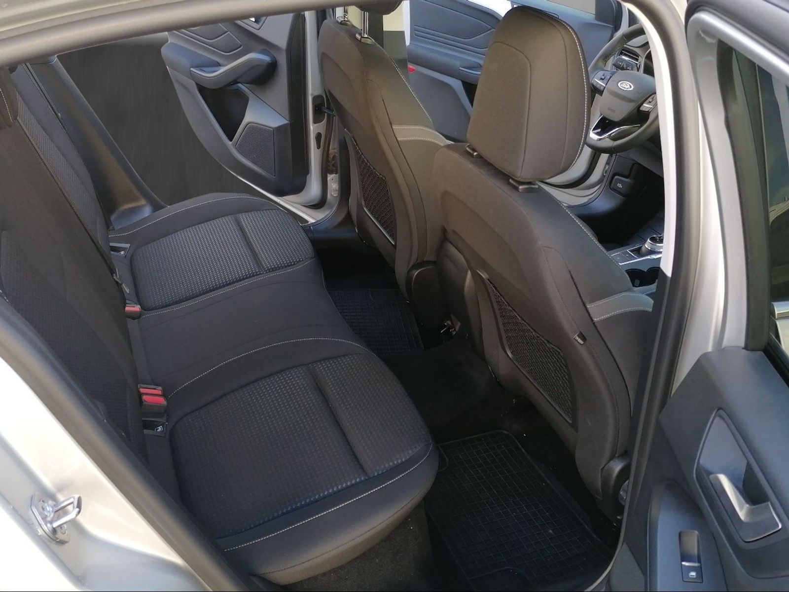 FORD Focus 1.0 SCTi Cool Connect Automat-image-10