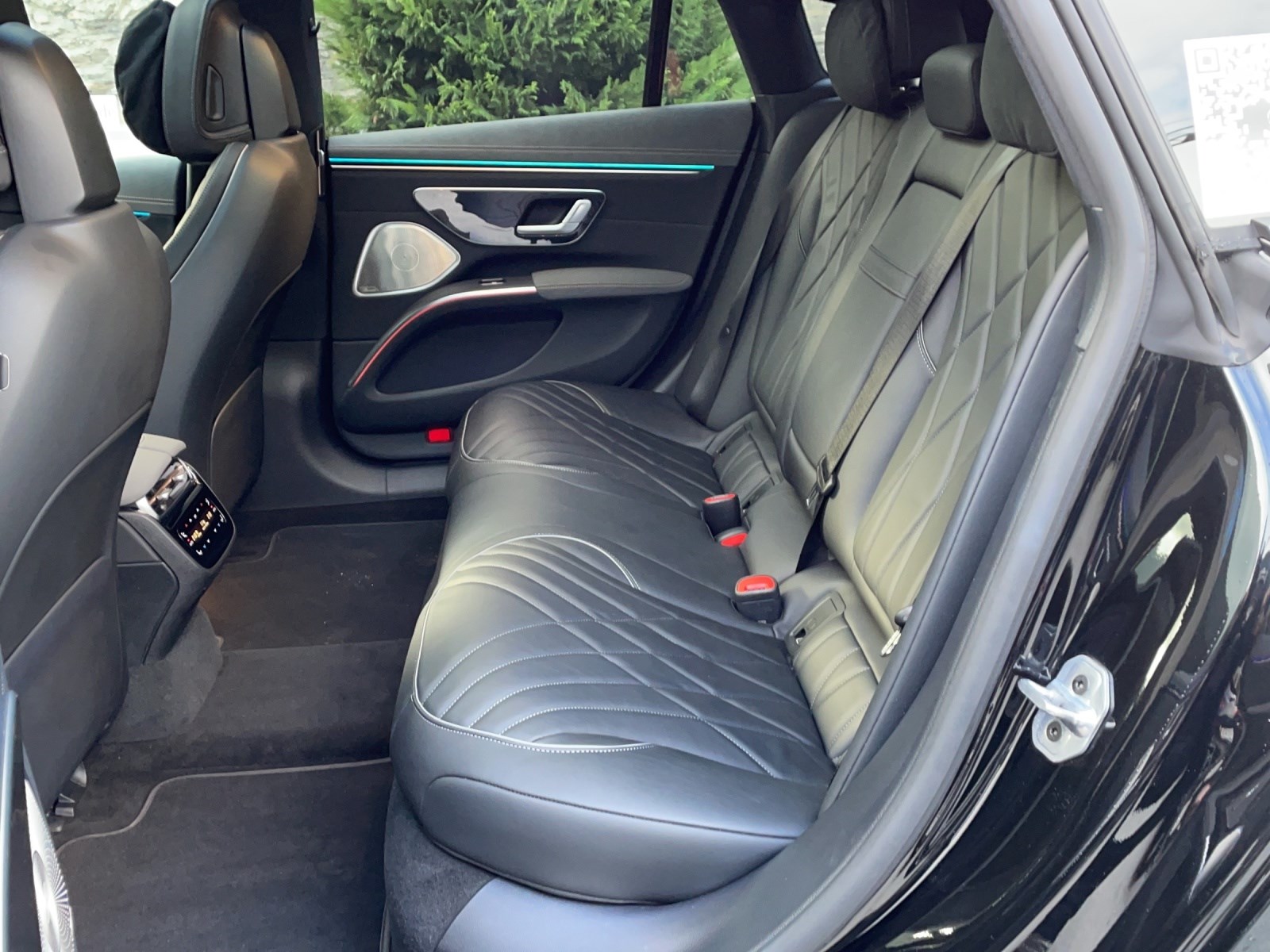 MERCEDES-BENZ EQS 580 AMG Line 4Matic-image-12