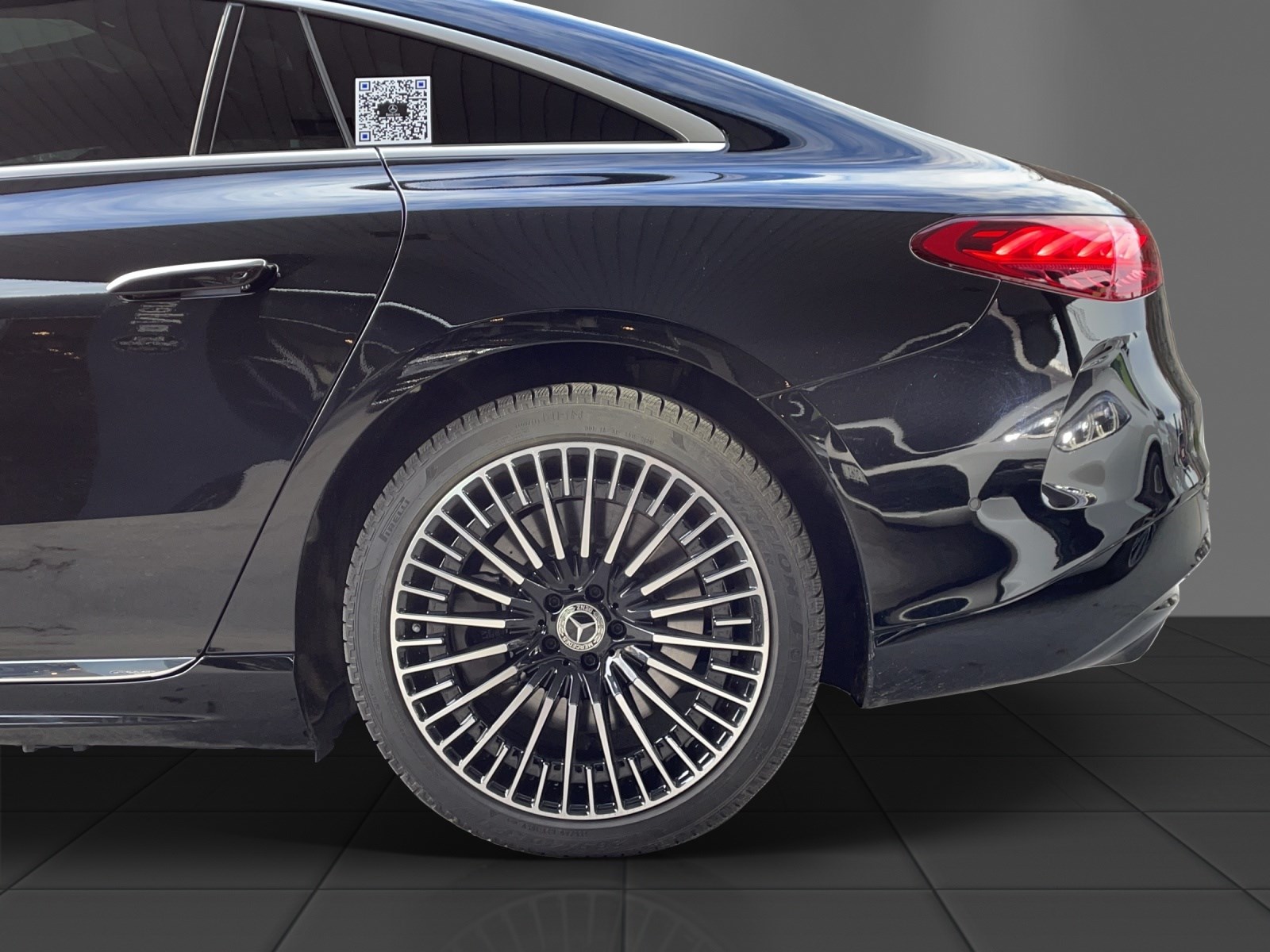 MERCEDES-BENZ EQS 580 AMG Line 4Matic-image-21
