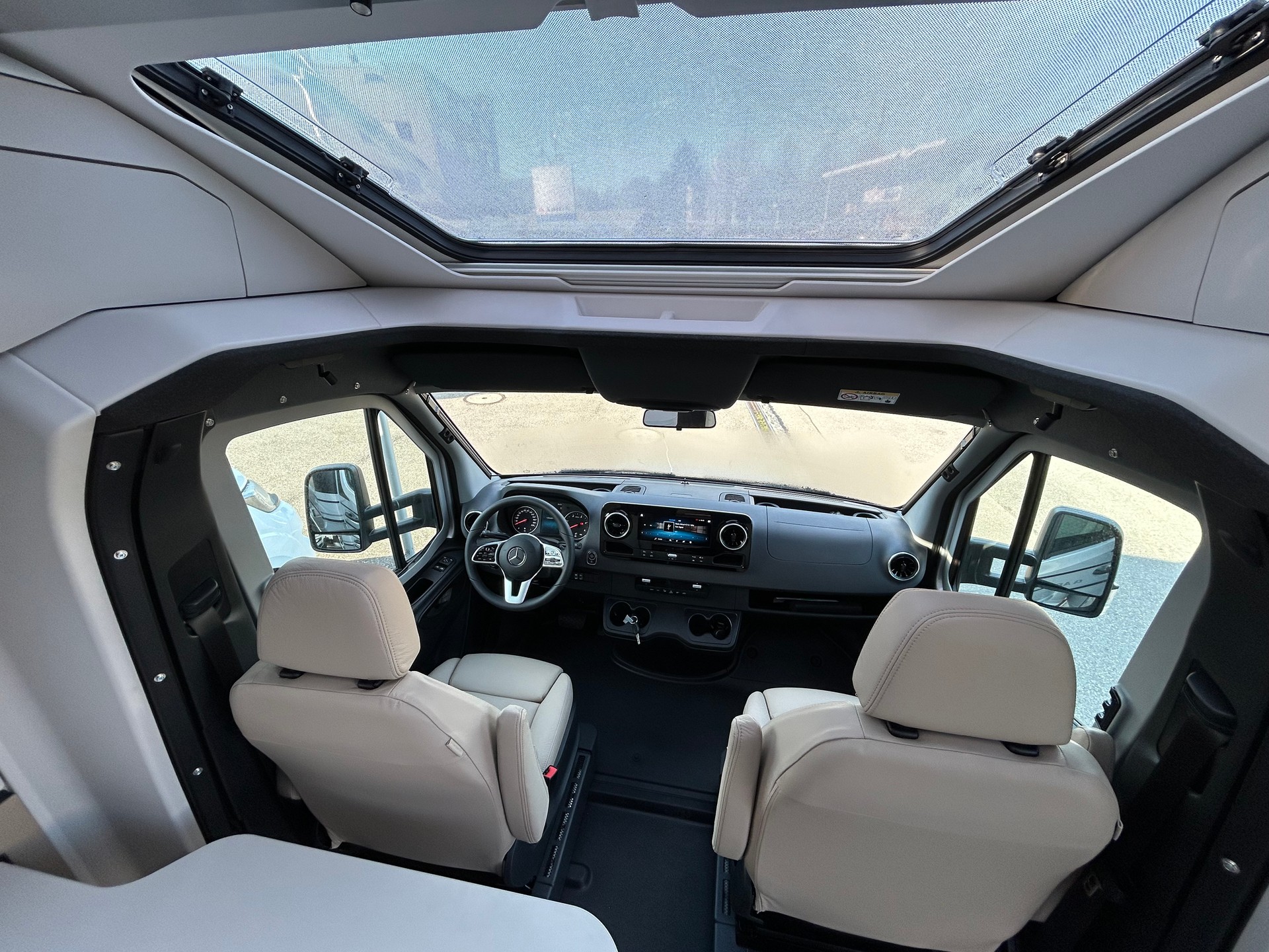 ADRIA Coral Supreme MB 650 SL-image-13