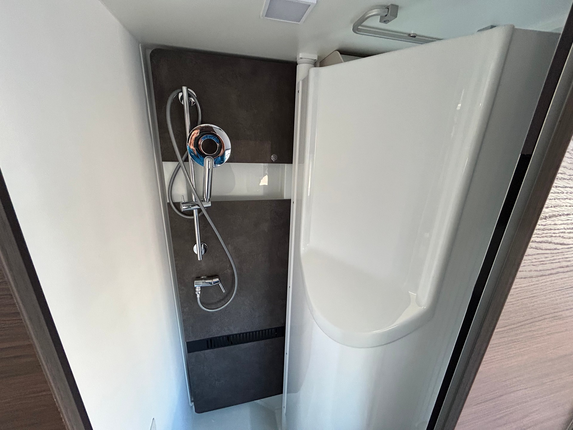 ADRIA Coral Supreme MB 650 SL-image-21