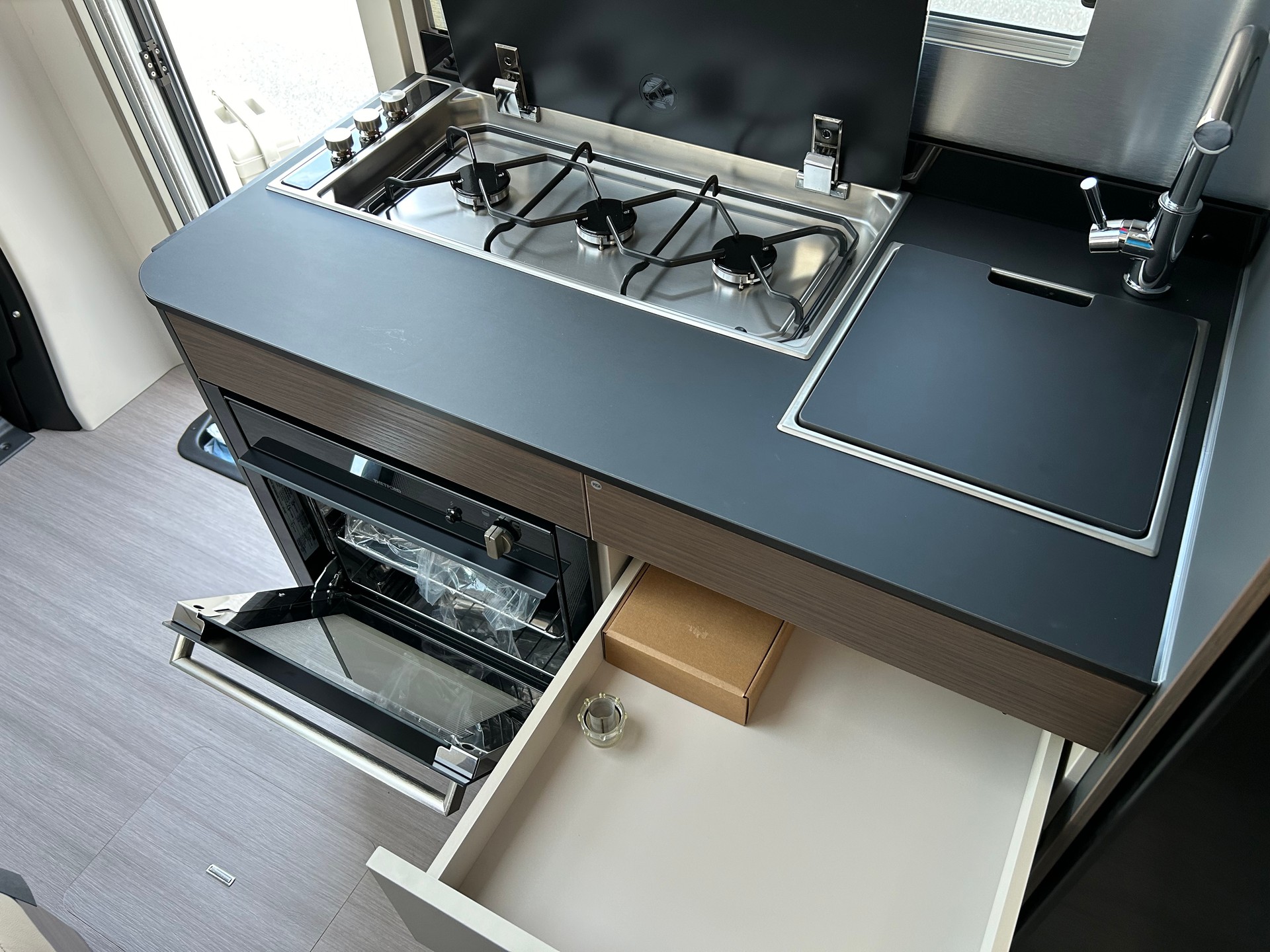 ADRIA Coral Supreme MB 650 SL-image-25