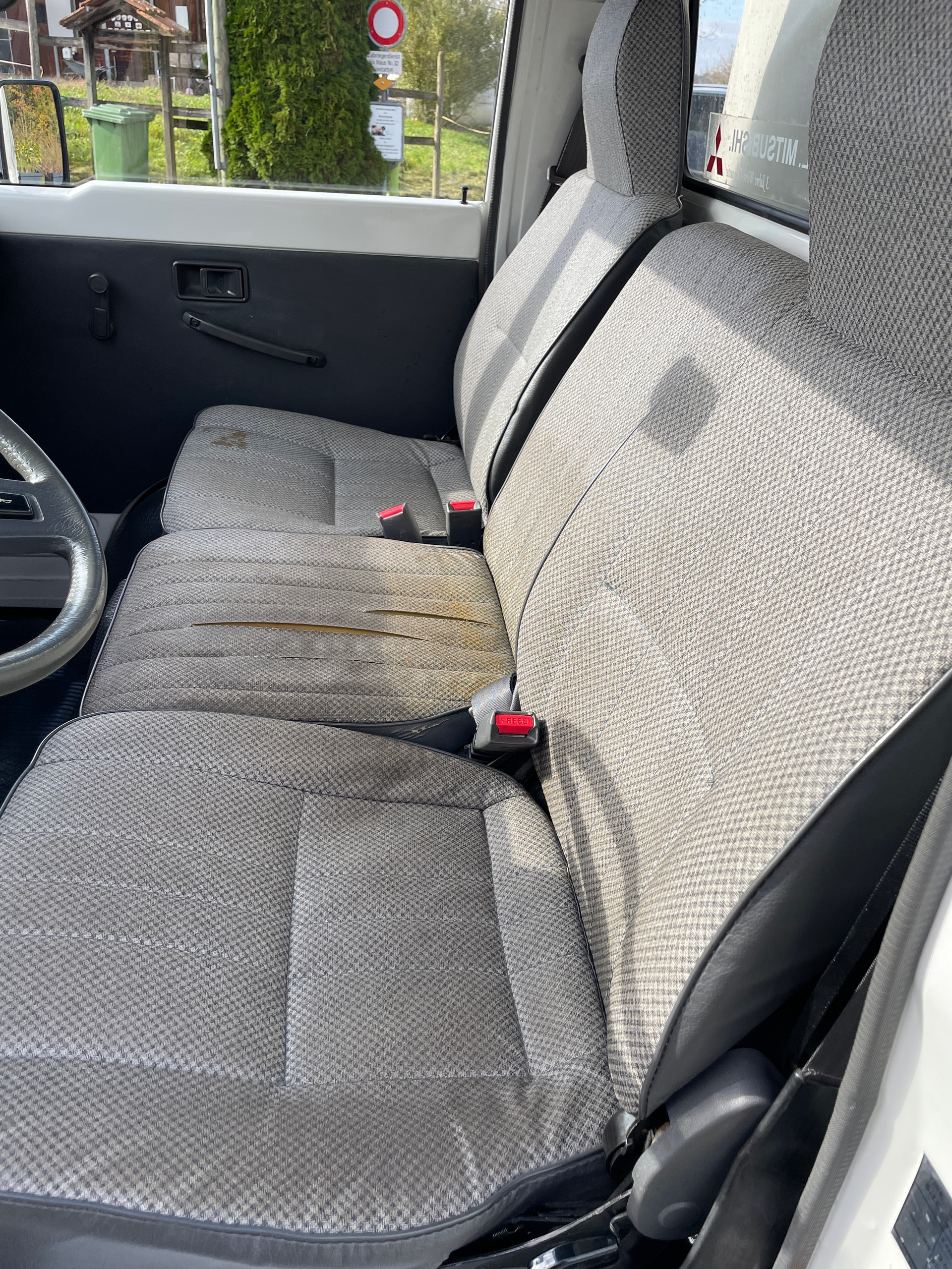 MITSUBISHI L 300 2.5D-image-6