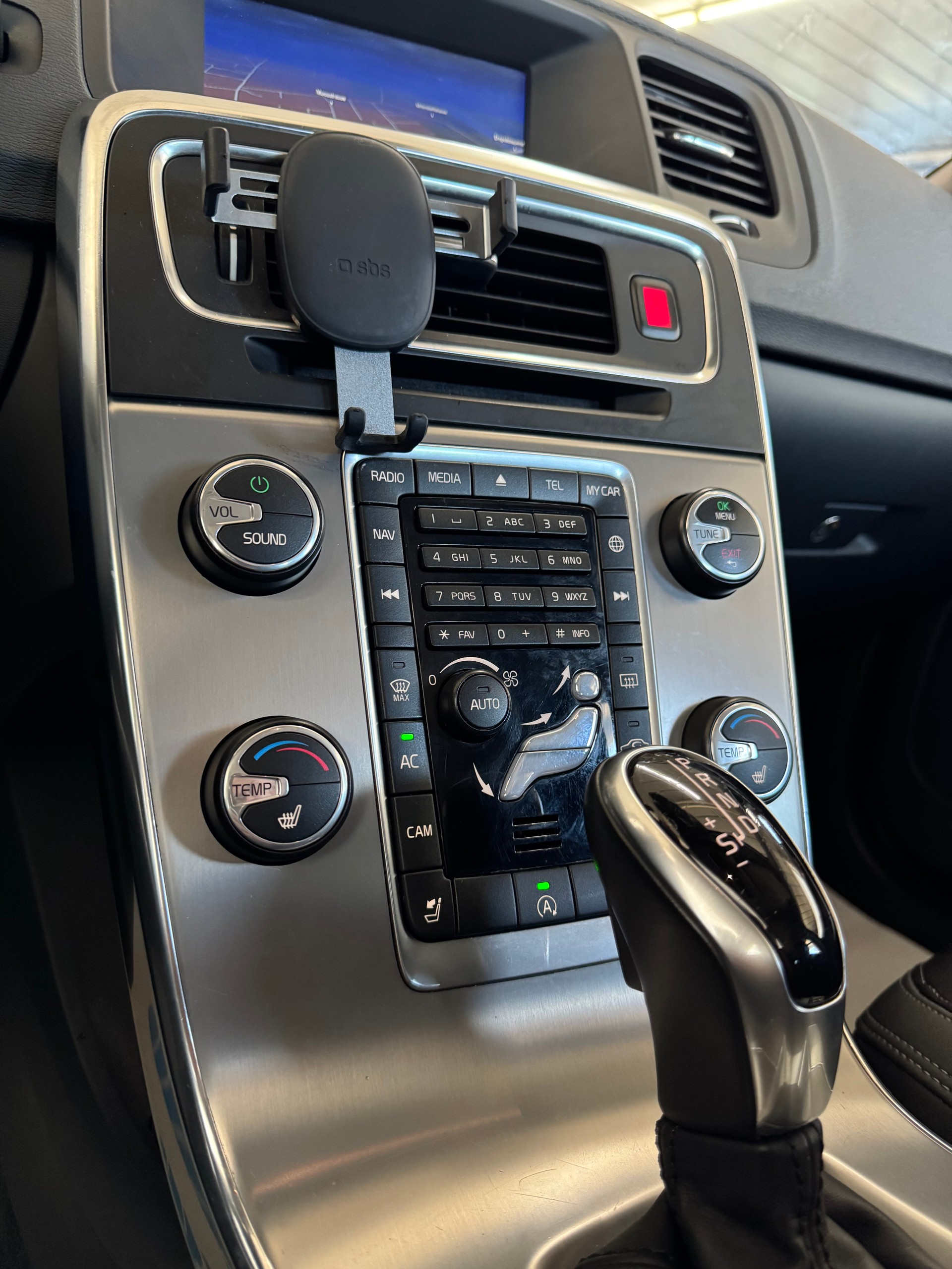 VOLVO S60 D3 Momentum Geartronic-image-18