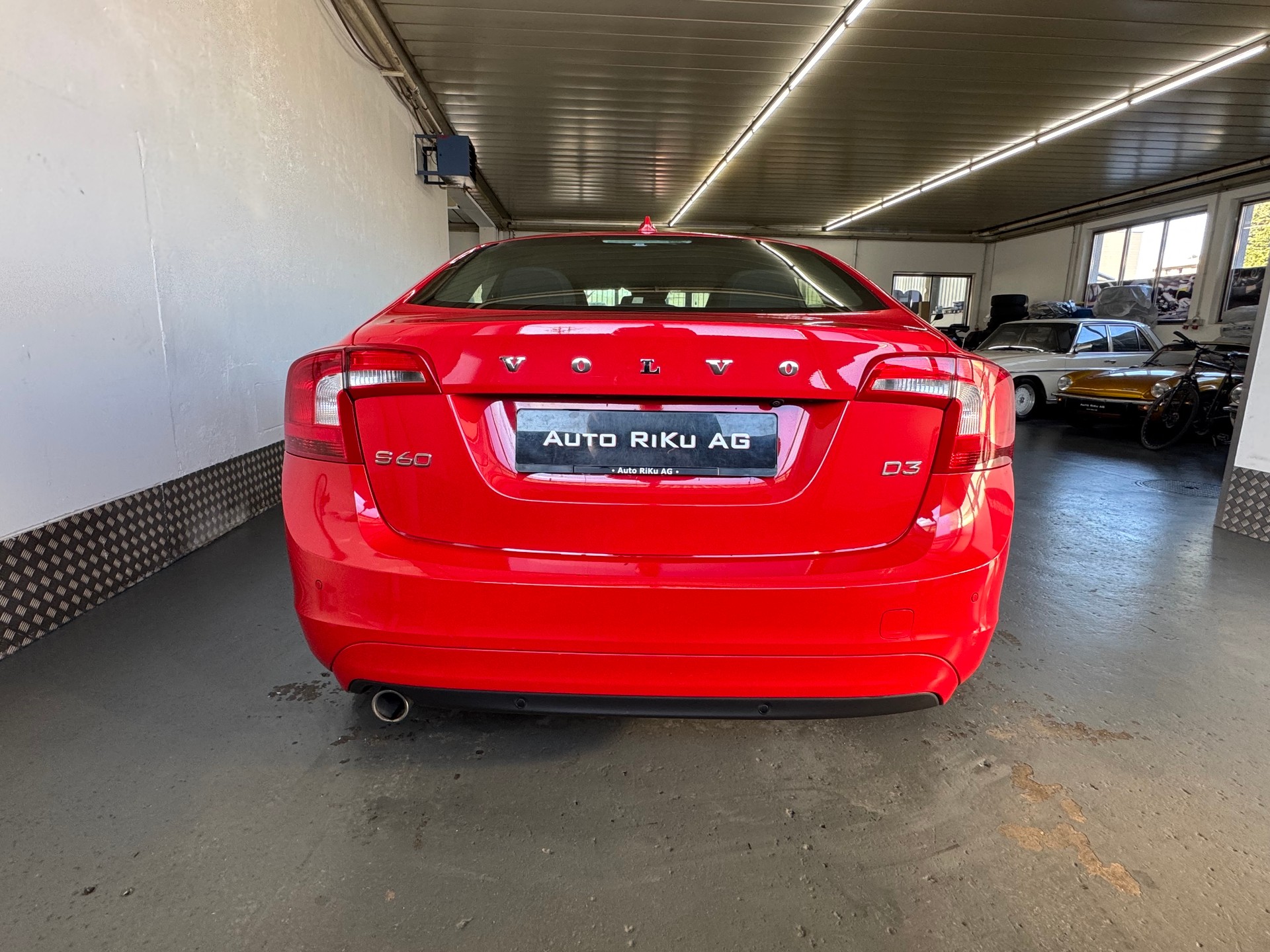 VOLVO S60 D3 Momentum Geartronic-image-12