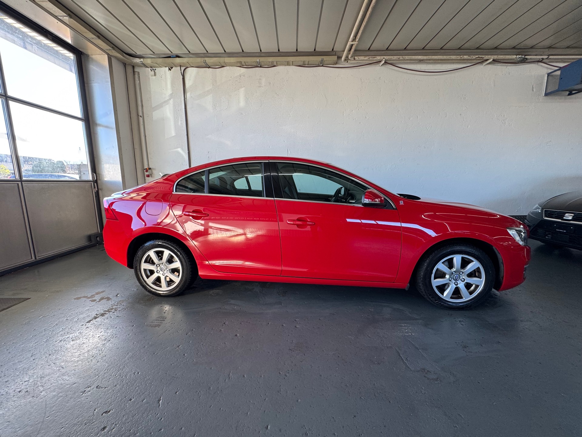 VOLVO S60 D3 Momentum Geartronic-image-8