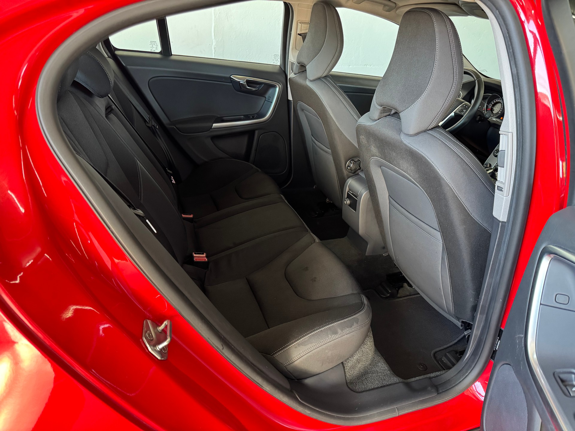 VOLVO S60 D3 Momentum Geartronic-image-23