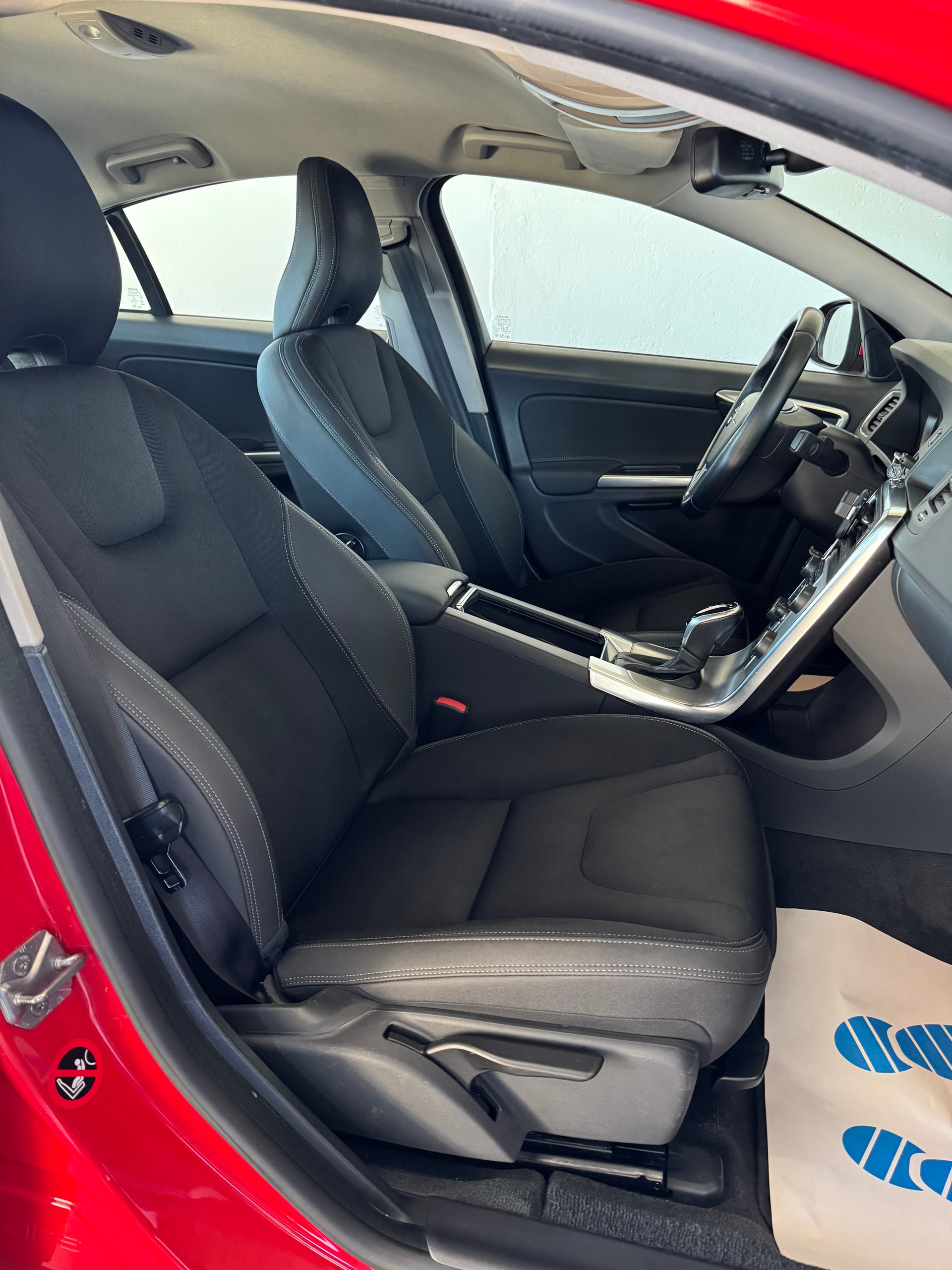 VOLVO S60 D3 Momentum Geartronic-image-22