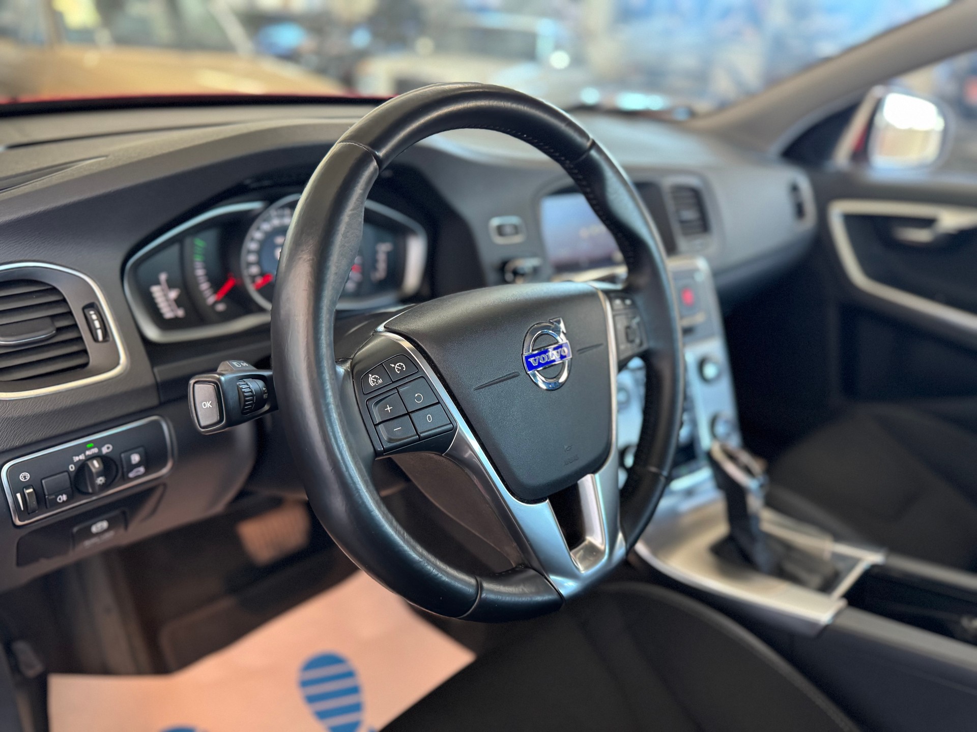 VOLVO S60 D3 Momentum Geartronic-image-13