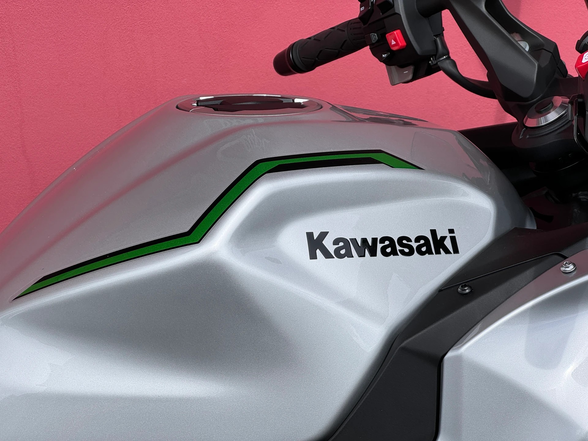 KAWASAKI Ninja 7 Hybrid-image-10