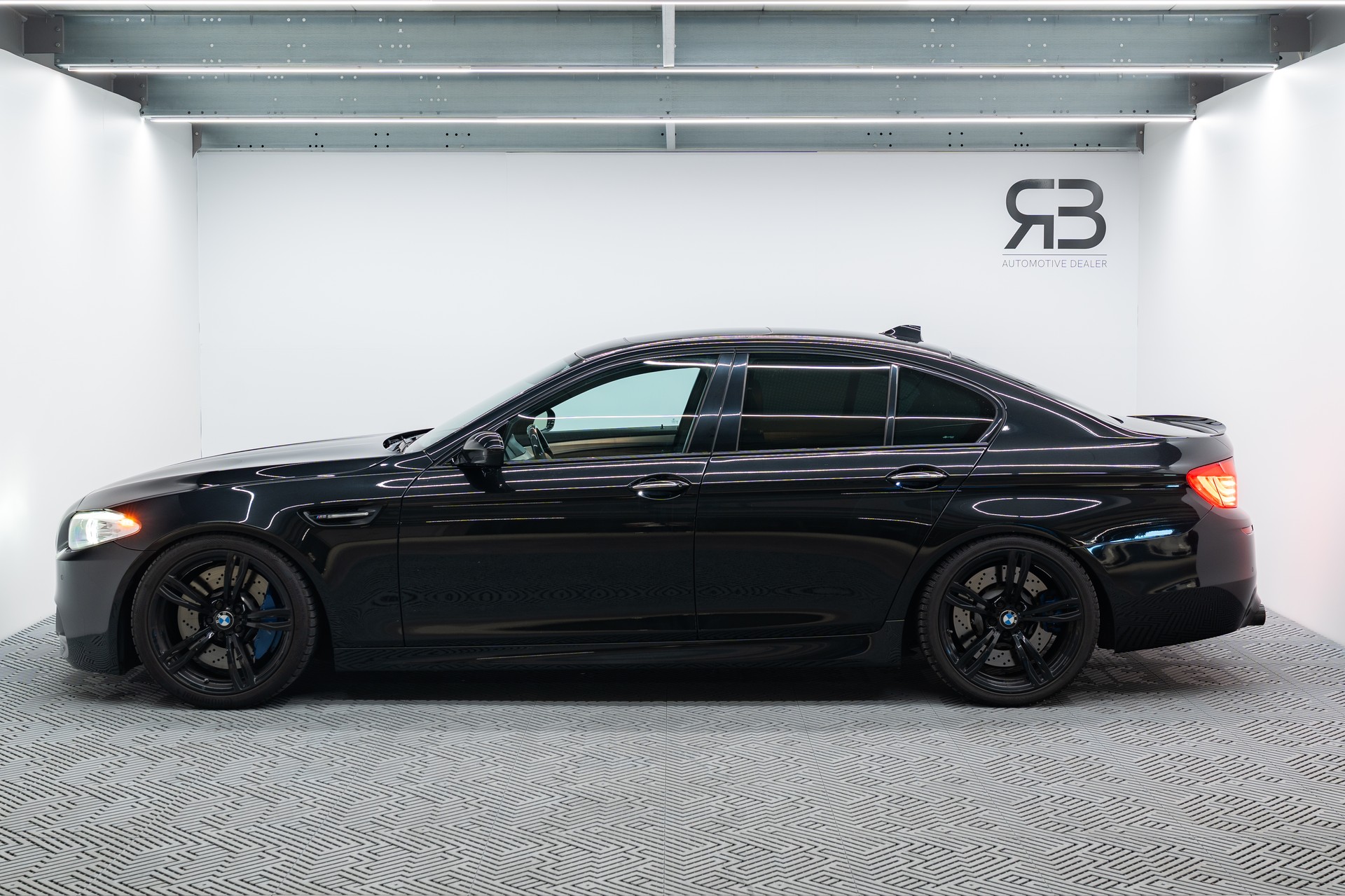 BMW M5 Drivelogic-image-4