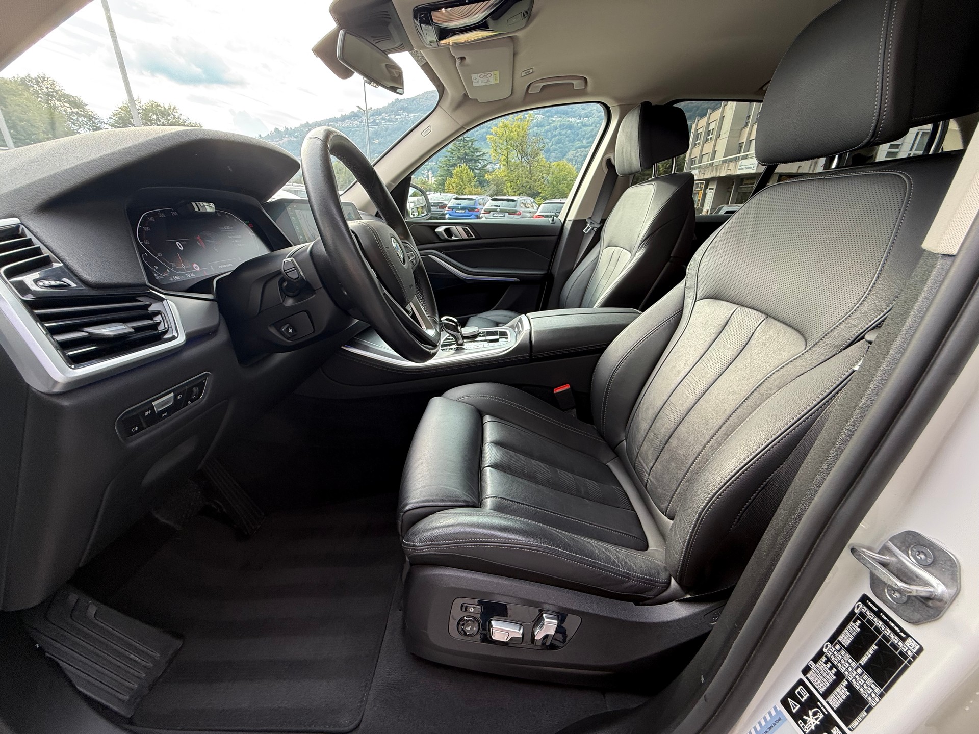 BMW X5 xDrive 48V 30d Steptronic-image-8