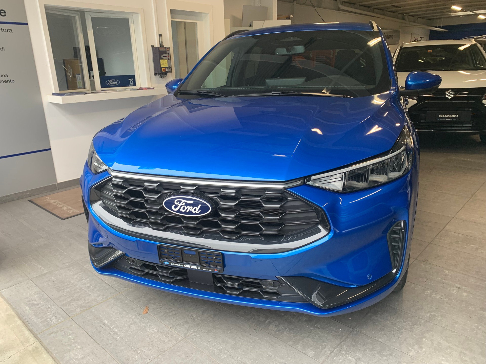 FORD Kuga 2.5 FHEV ST-Line 4WD-image-2