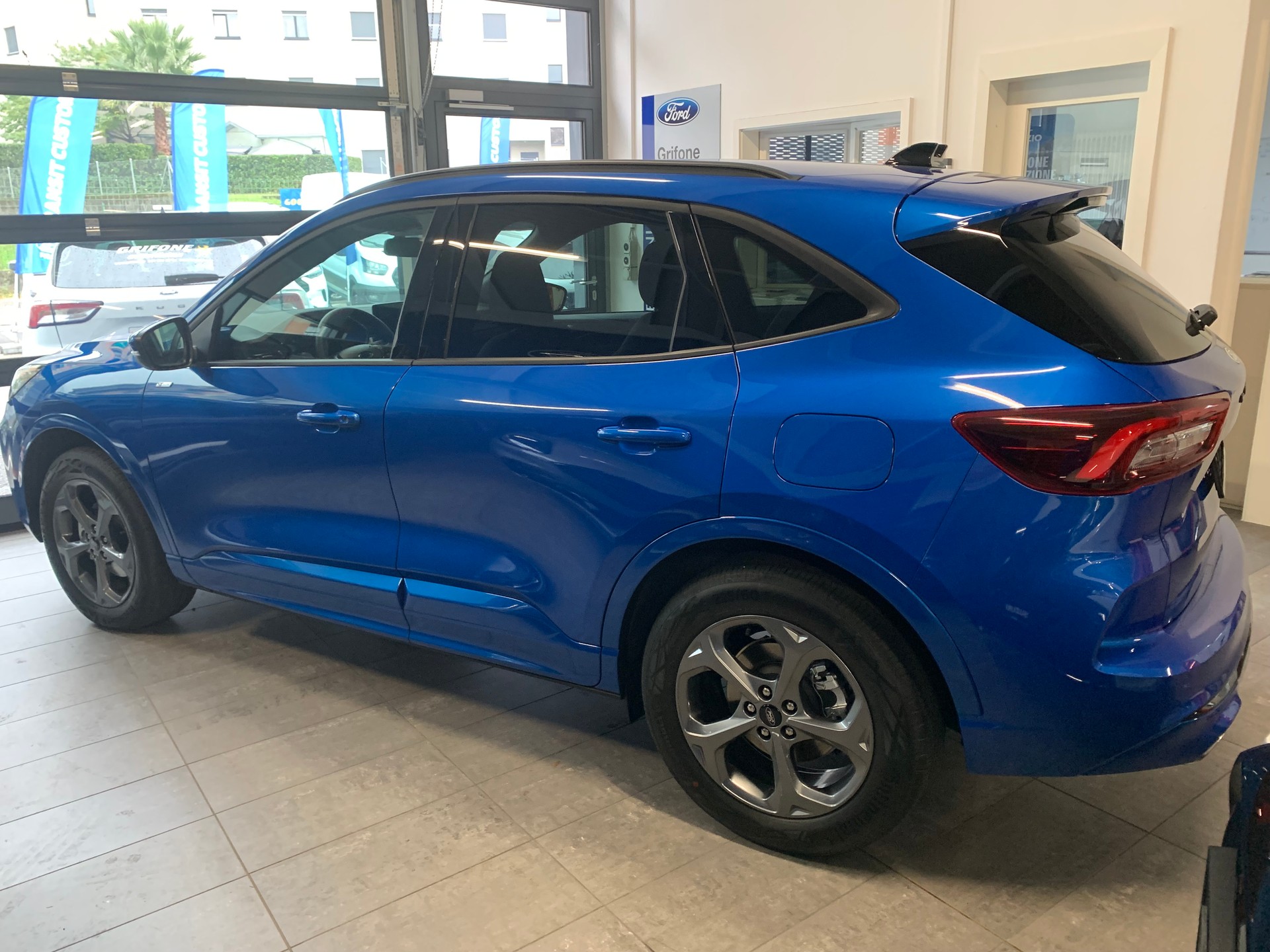 FORD Kuga 2.5 FHEV ST-Line 4WD-image-3