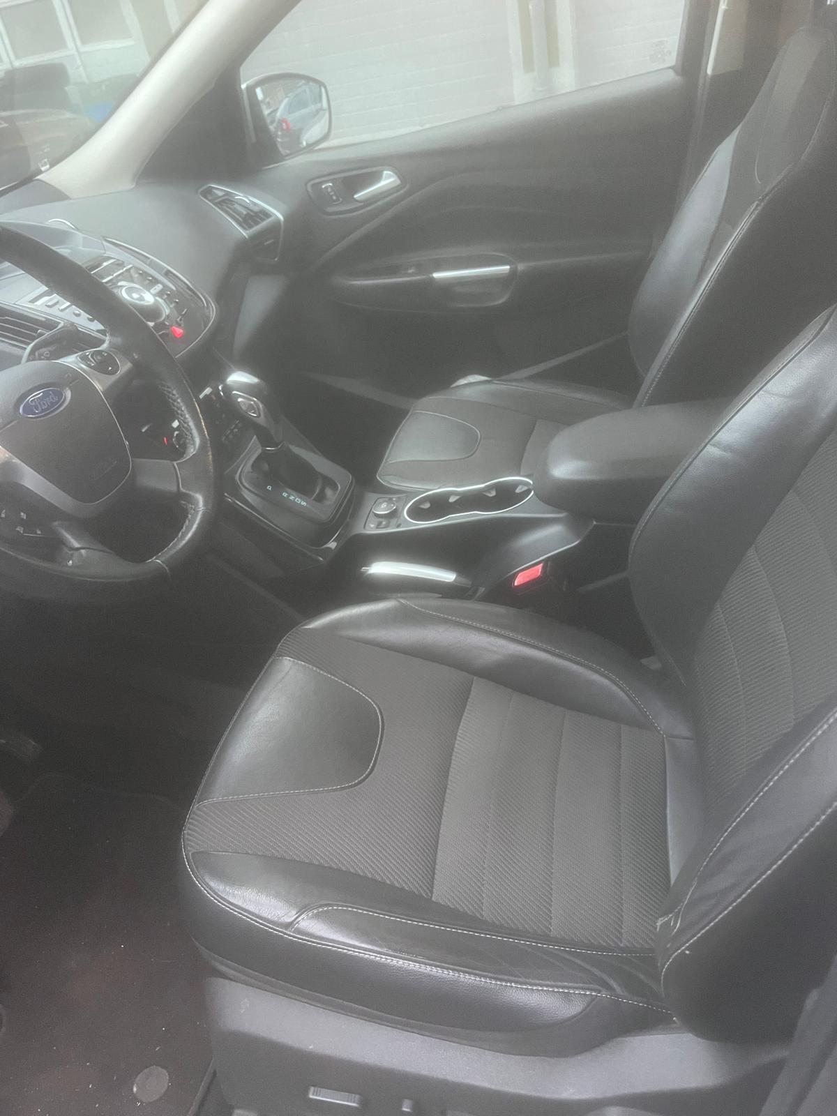 FORD Kuga 2.0 TDCi Titanium 4WD PowerShift-image-6