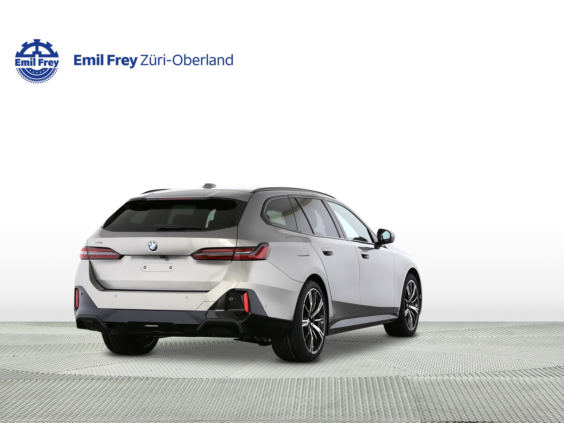 BMW 540d xDrive Touring-showroom-element-2
