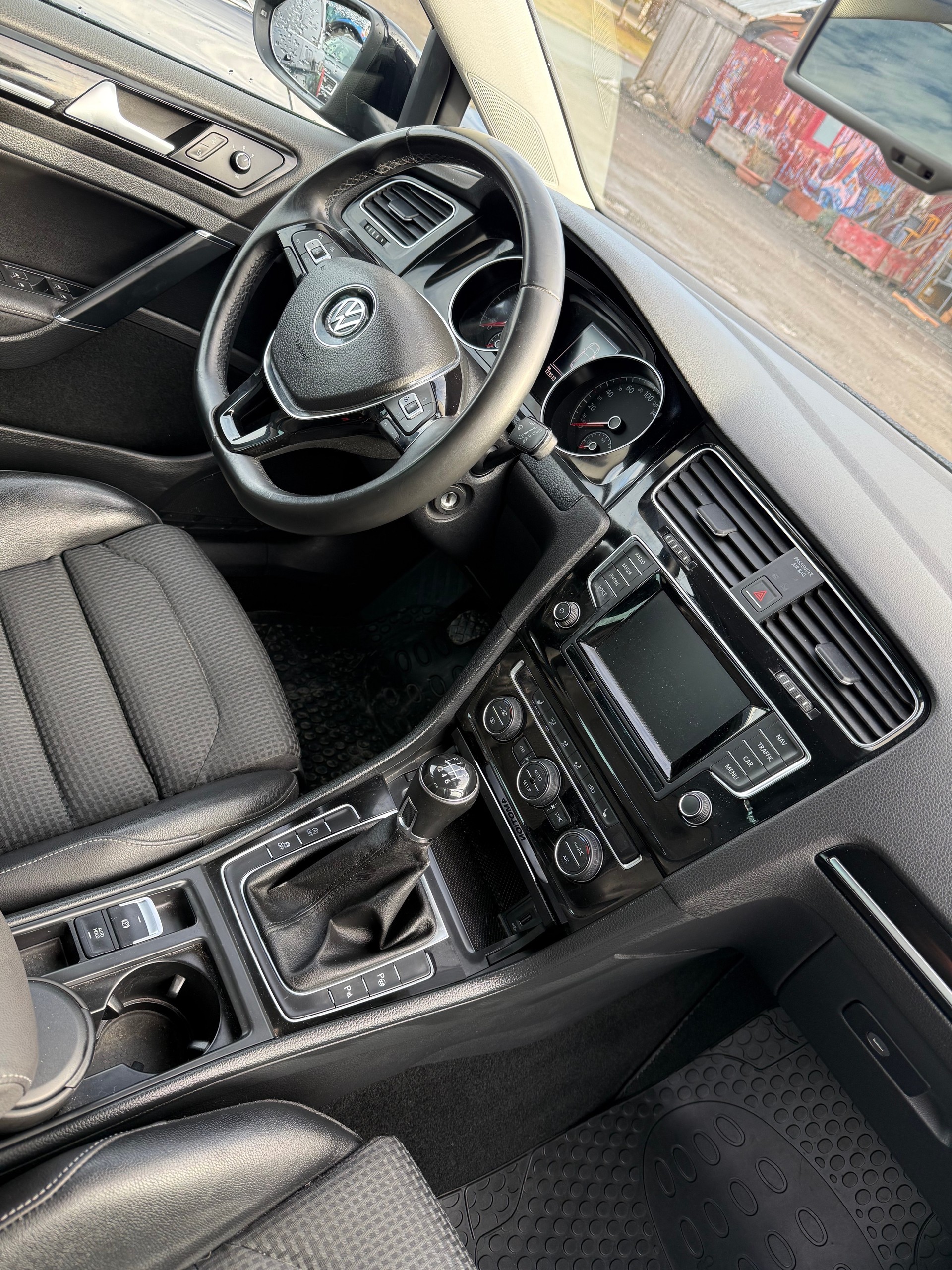 VW Golf 2.0 TDI Highline 4Motion-image-6