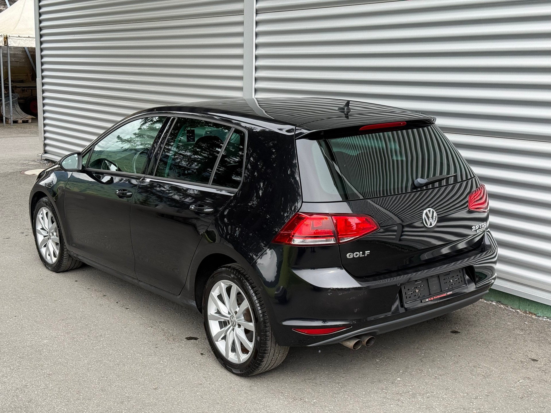 VW Golf 2.0 TDI Highline 4Motion-image-1