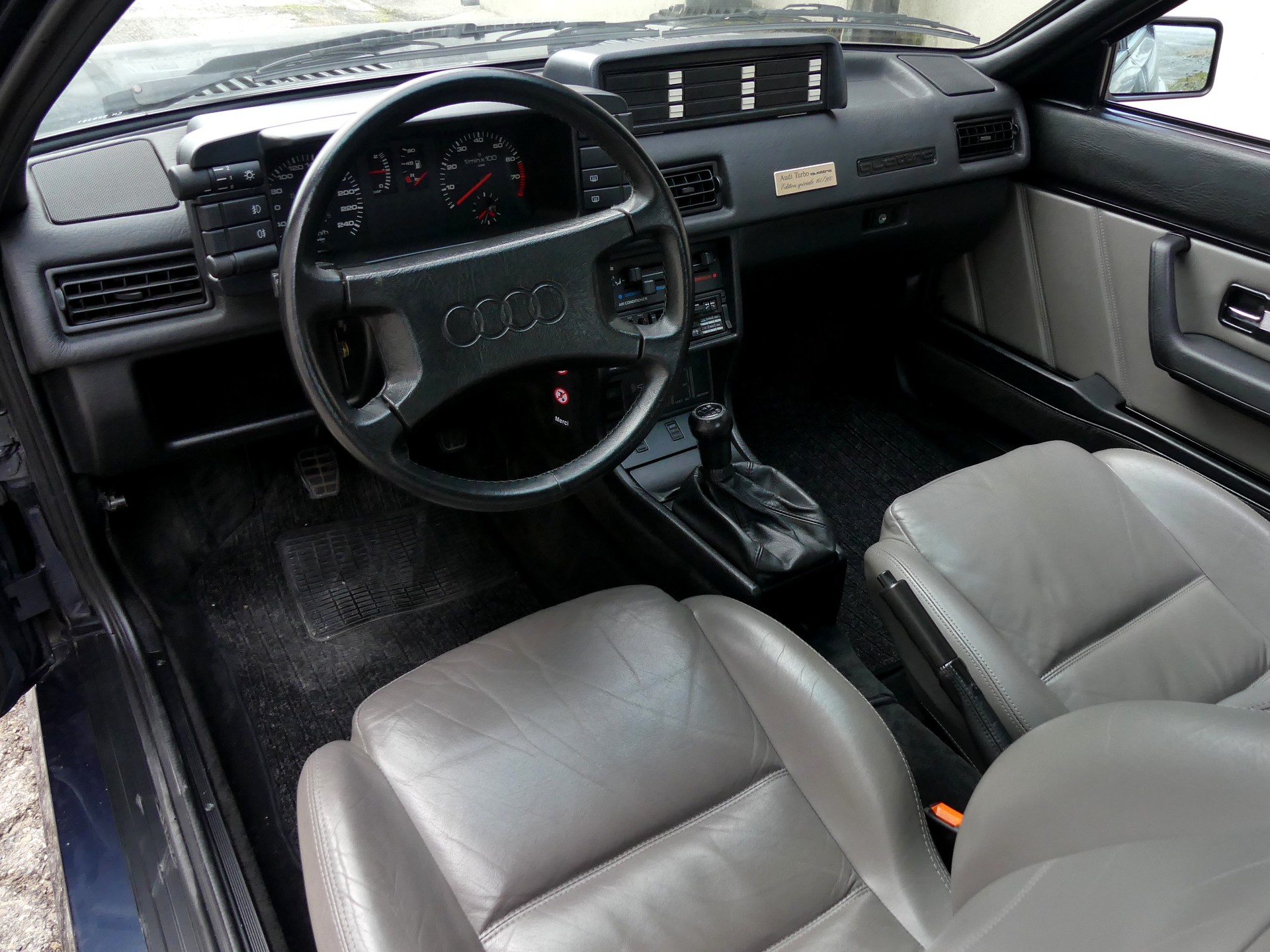AUDI quattro Turbo Spec. Edit. (Vétéran)-image-7