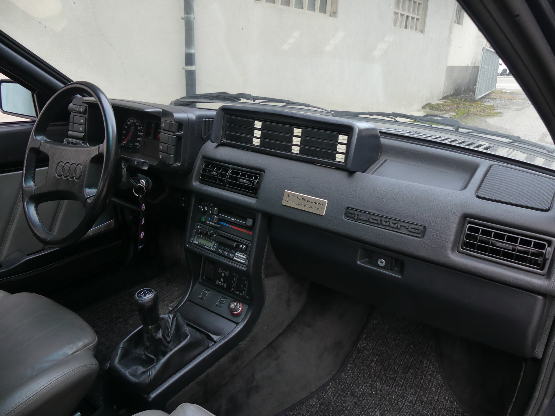AUDI quattro Turbo Spec. Edit. (Vétéran)-image-10