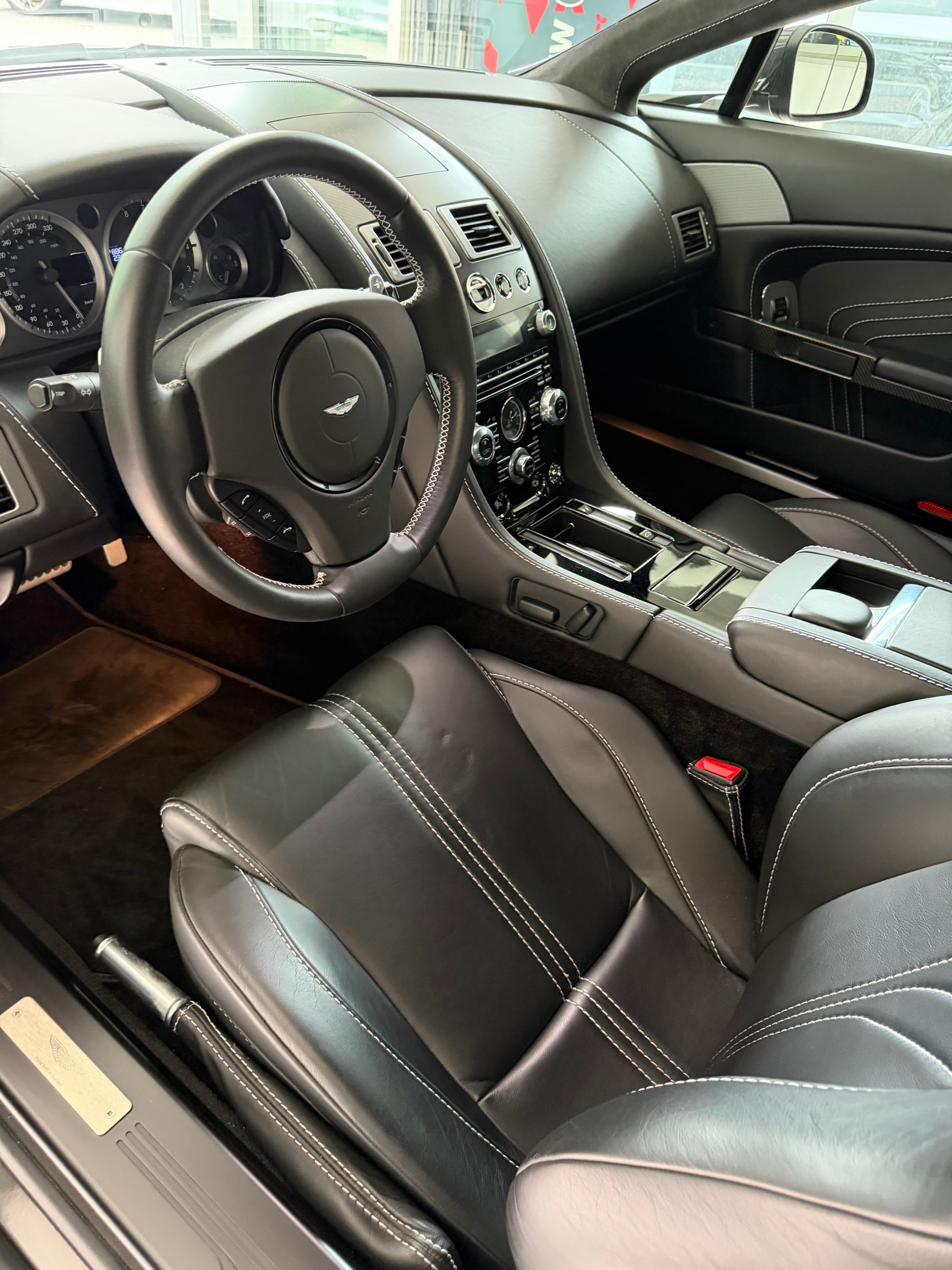 ASTON MARTIN V8 Vantage 4.7 S Sportshift-image-9