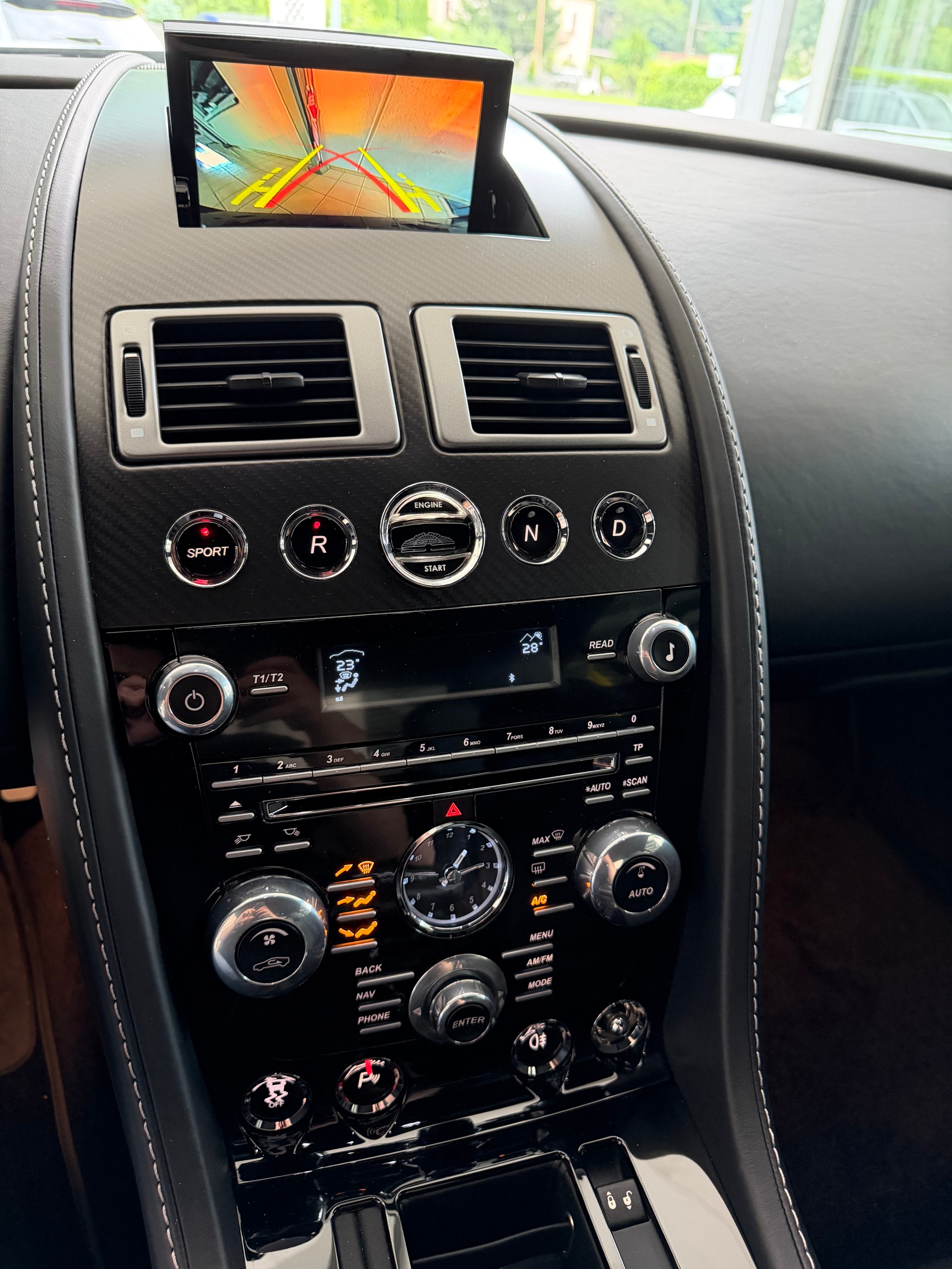 ASTON MARTIN V8 Vantage 4.7 S Sportshift-image-13