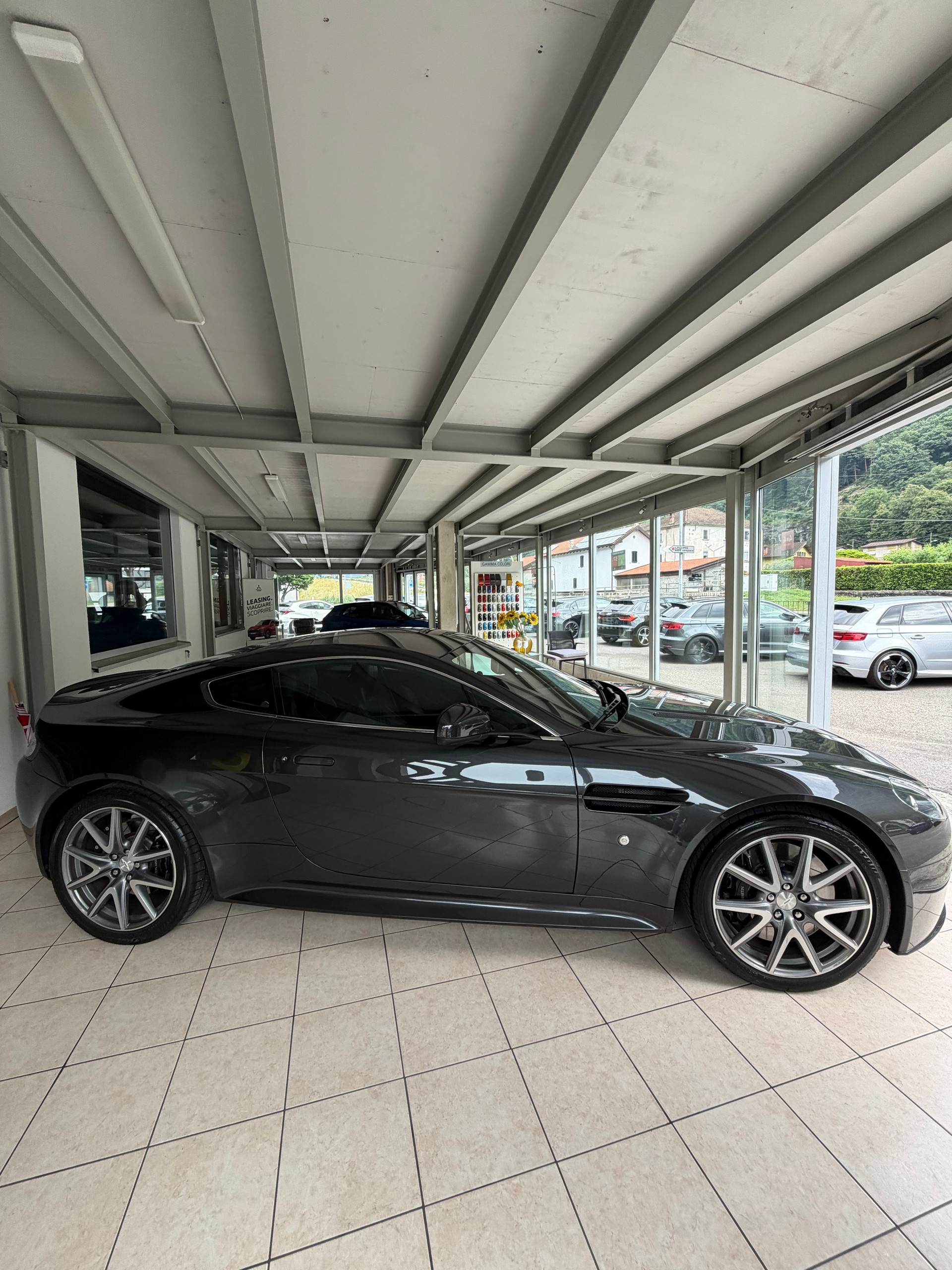 ASTON MARTIN V8 Vantage 4.7 S Sportshift-image-6