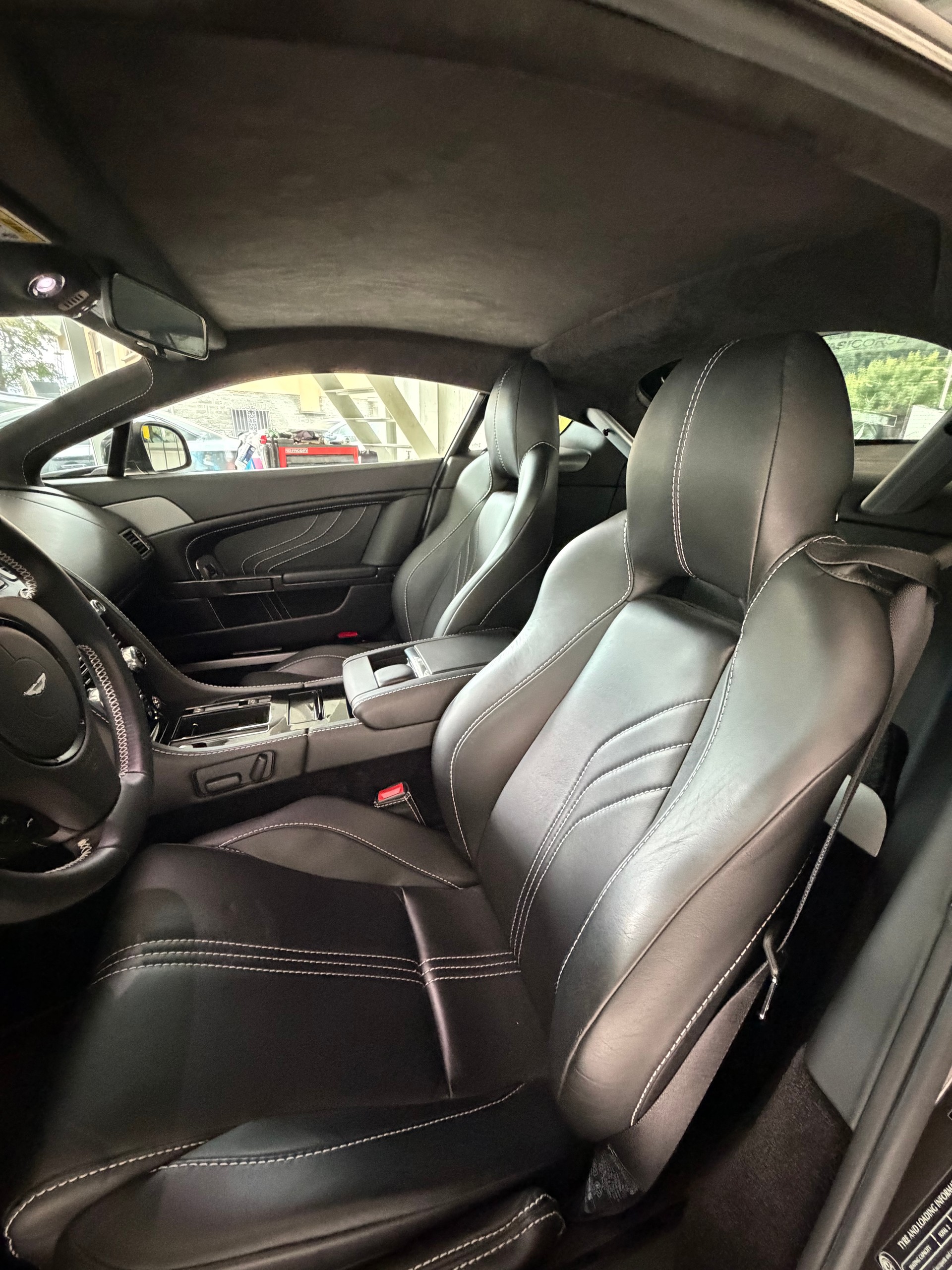 ASTON MARTIN V8 Vantage 4.7 S Sportshift-image-10