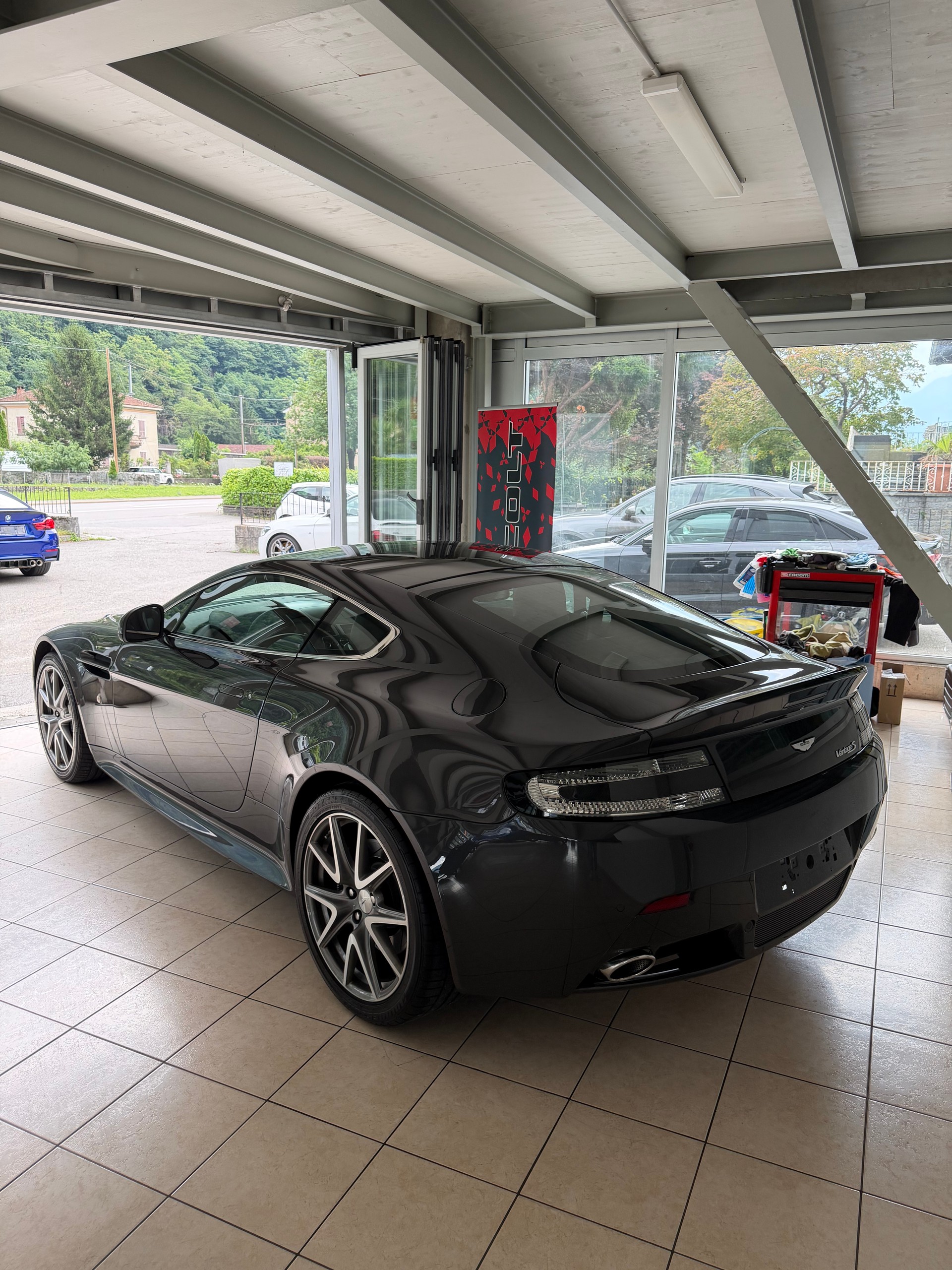 ASTON MARTIN V8 Vantage 4.7 S Sportshift-image-4