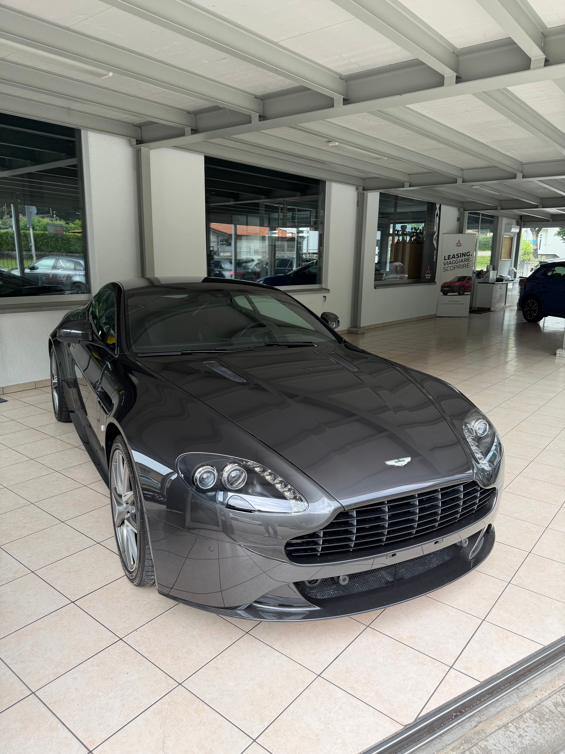 ASTON MARTIN V8 Vantage 4.7 S Sportshift-image-8