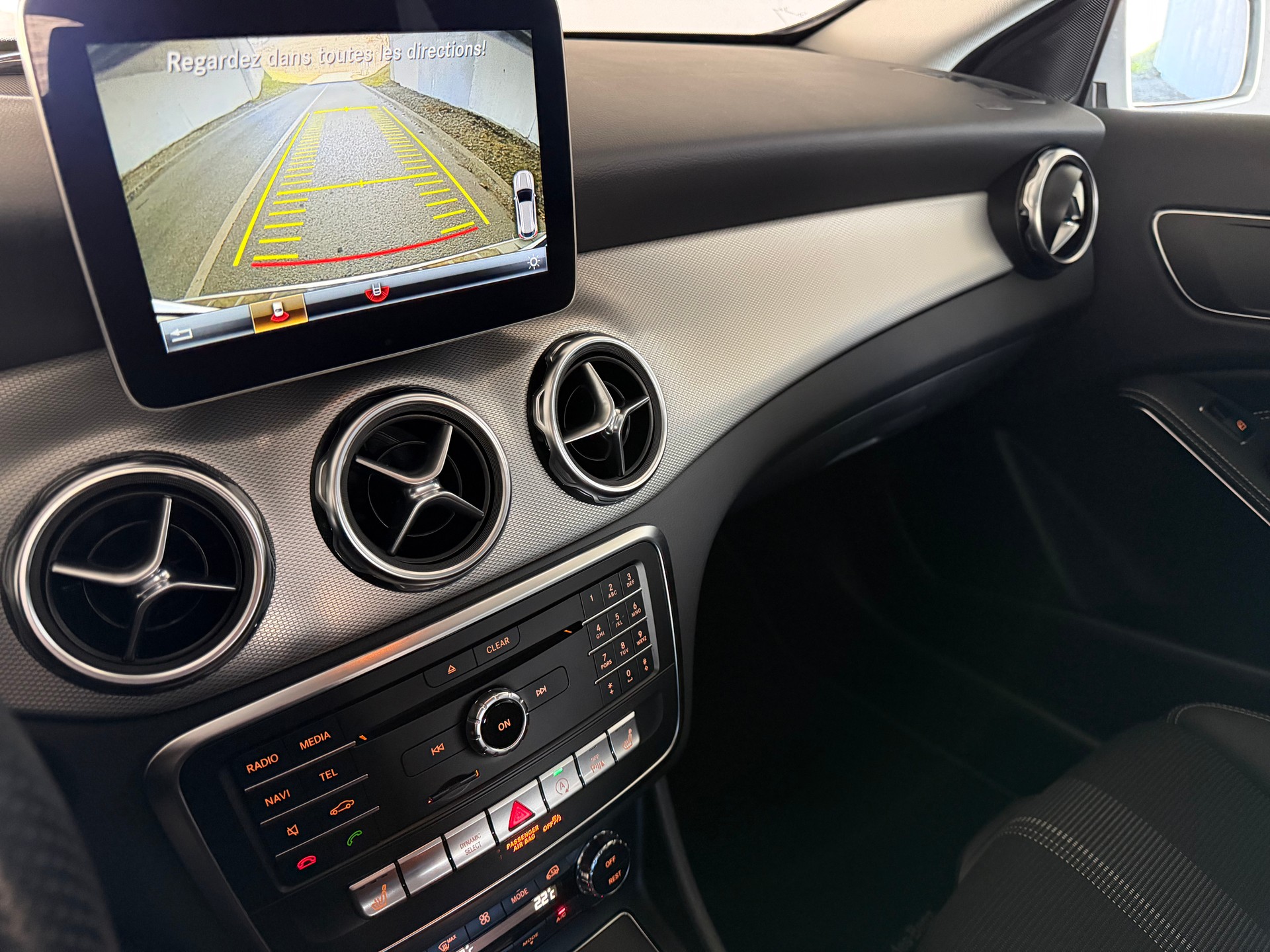 MERCEDES-BENZ GLA 180 Urban 7G-Tronic-image-20