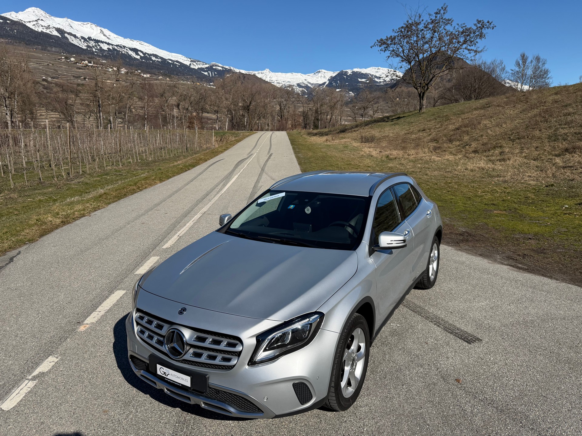 MERCEDES-BENZ GLA 180 Urban 7G-Tronic-showroom-element-1