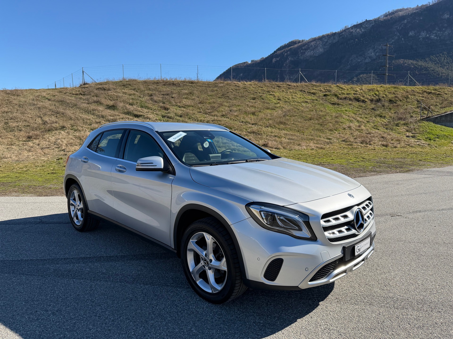 MERCEDES-BENZ GLA 180 Urban 7G-Tronic-showroom-element-3