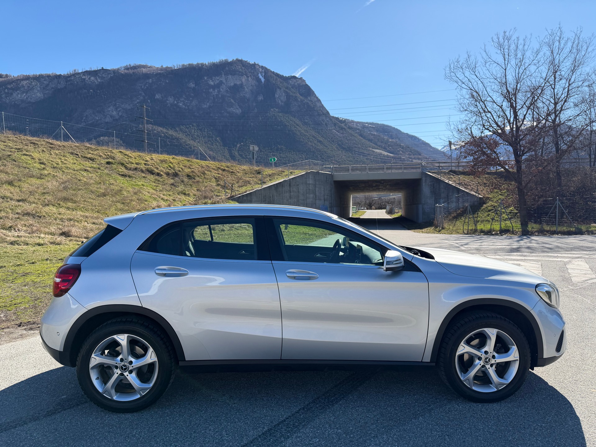 MERCEDES-BENZ GLA 180 Urban 7G-Tronic-image-6