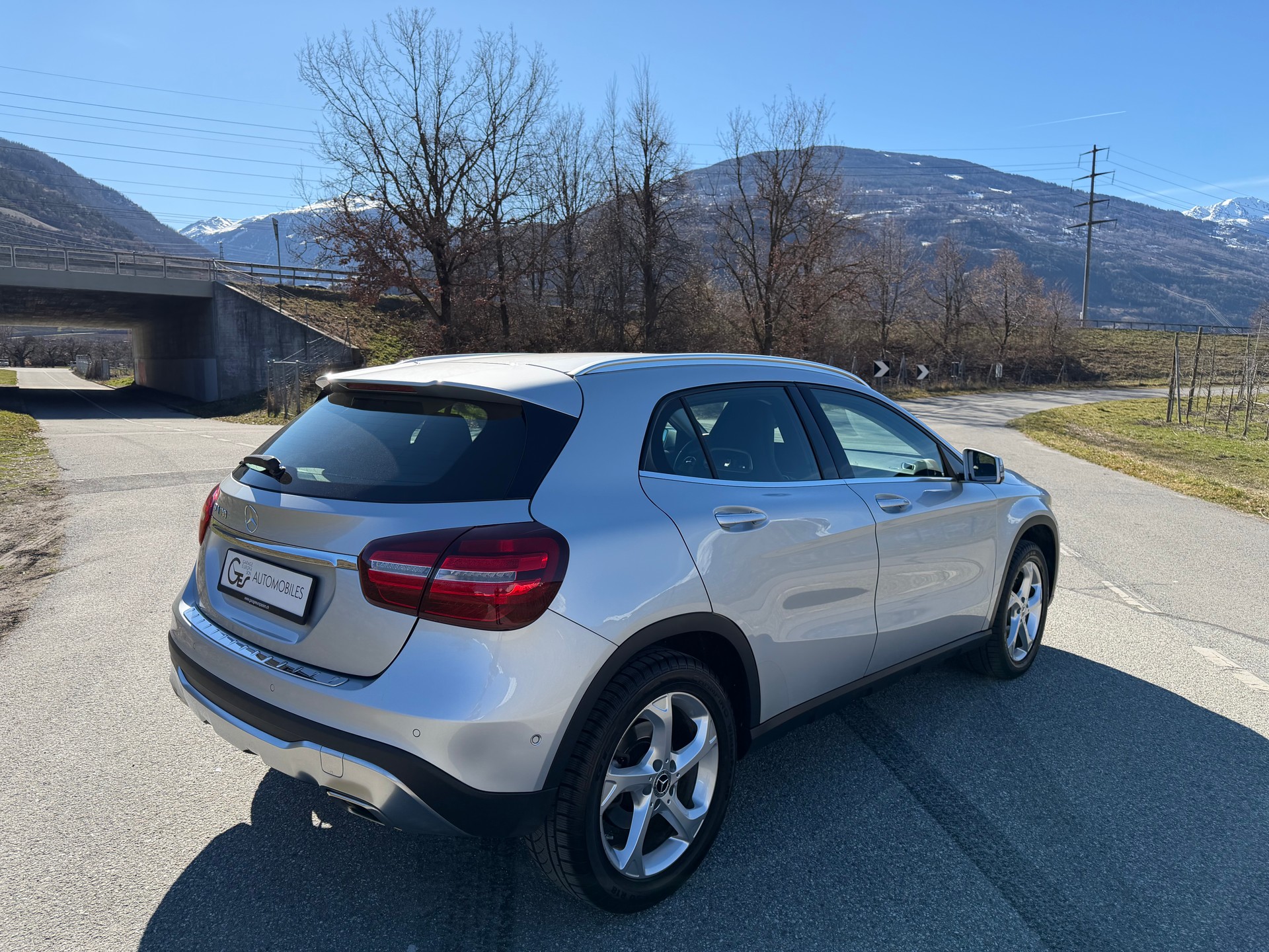 MERCEDES-BENZ GLA 180 Urban 7G-Tronic-image-8