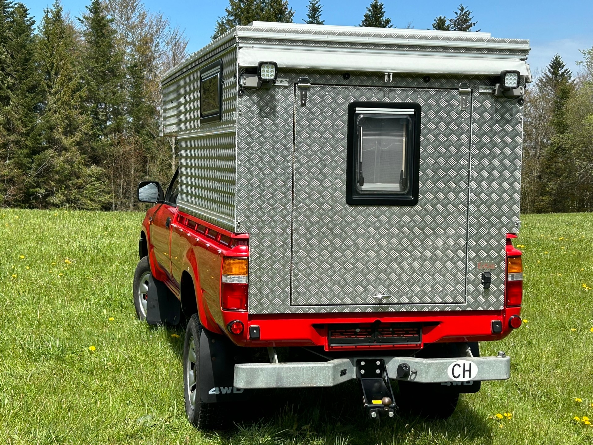 TOYOTA Hilux 4x4 Camper-image-2