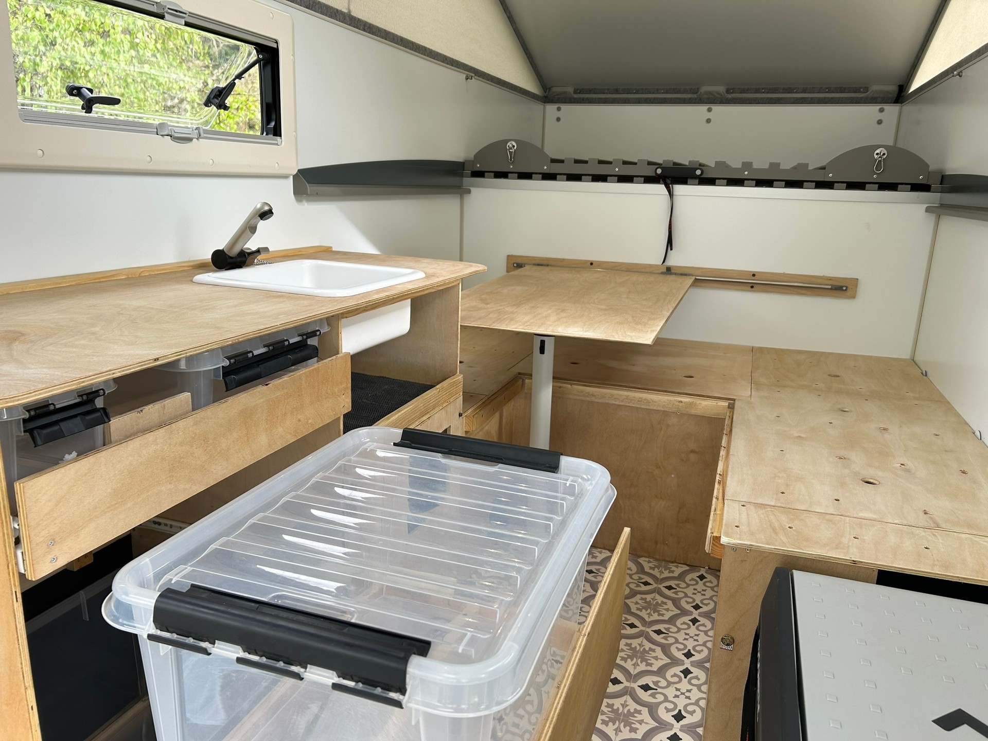TOYOTA Hilux 4x4 Camper-image-5