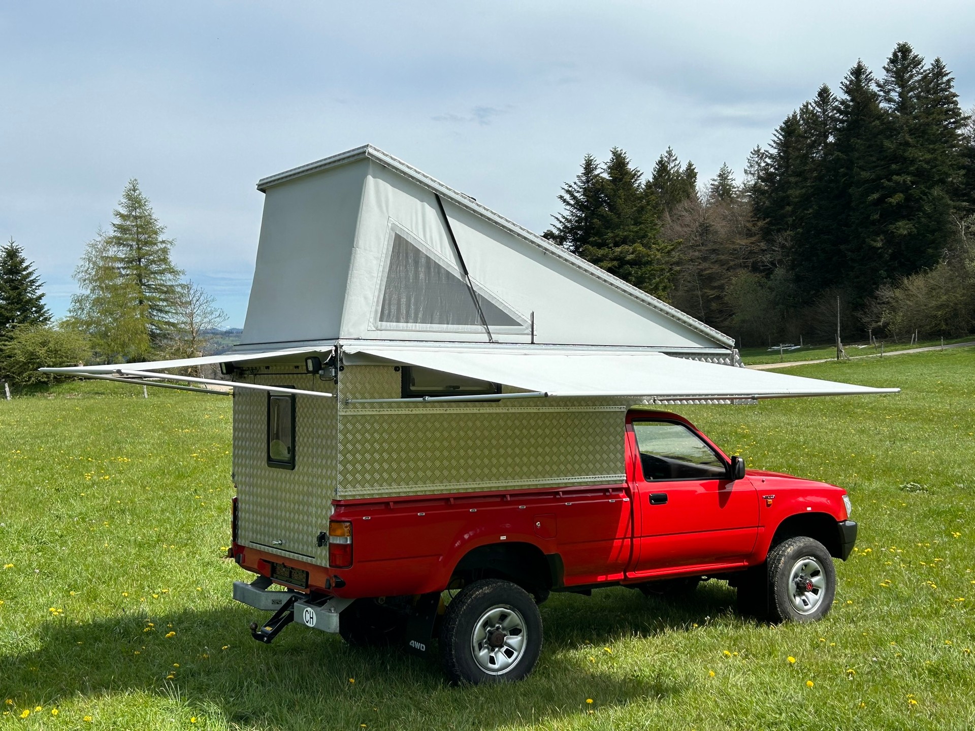 TOYOTA Hilux 4x4 Camper