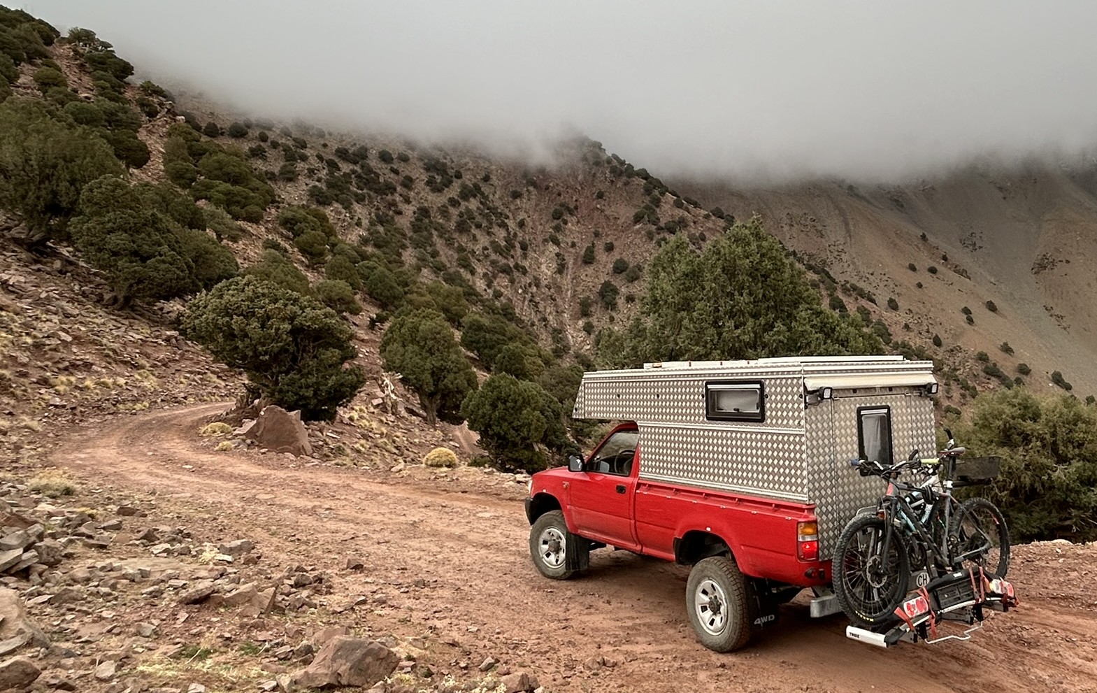 TOYOTA Hilux 4x4 Camper-image-6