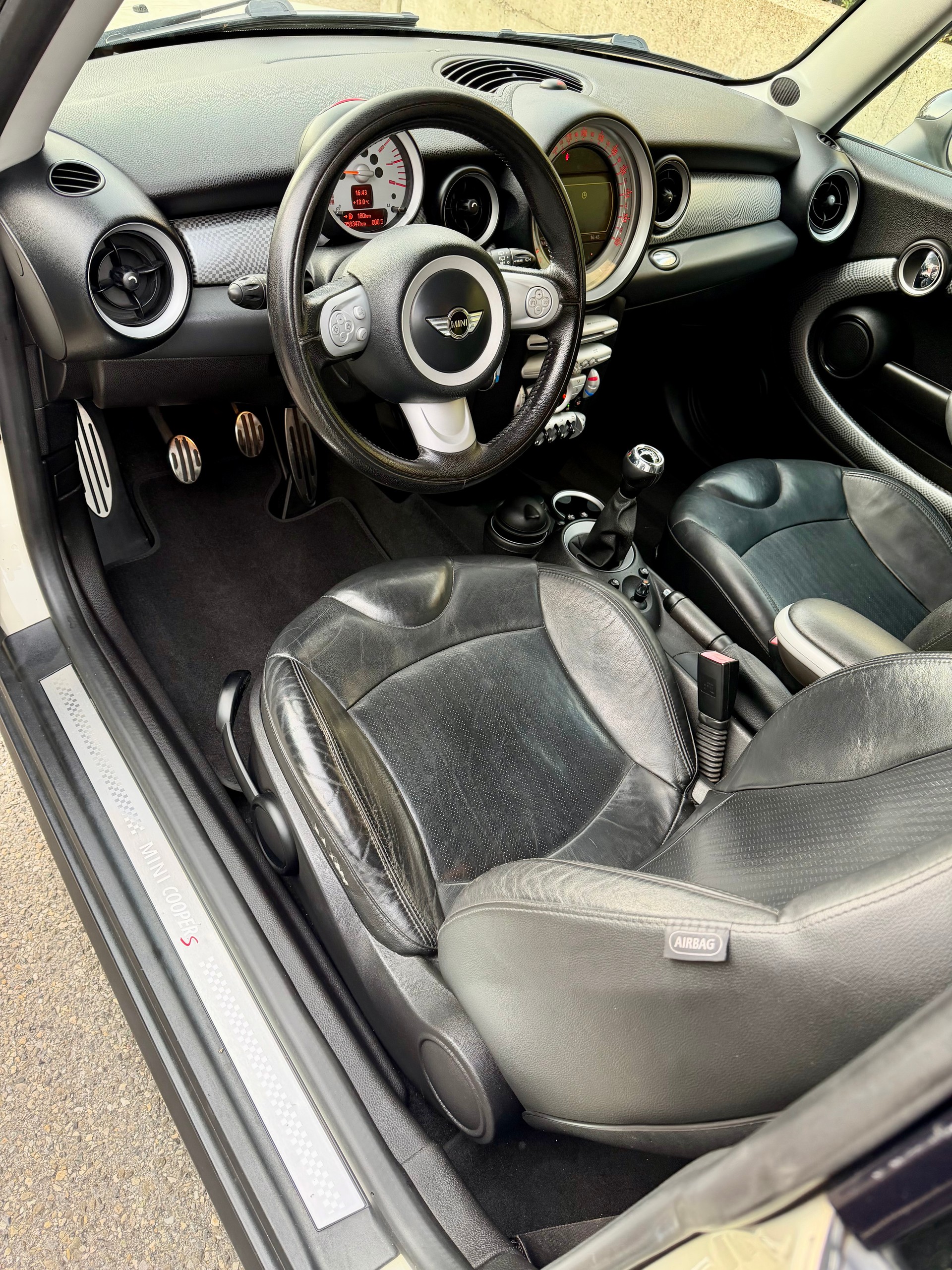 MINI Clubman Cooper S-image-10