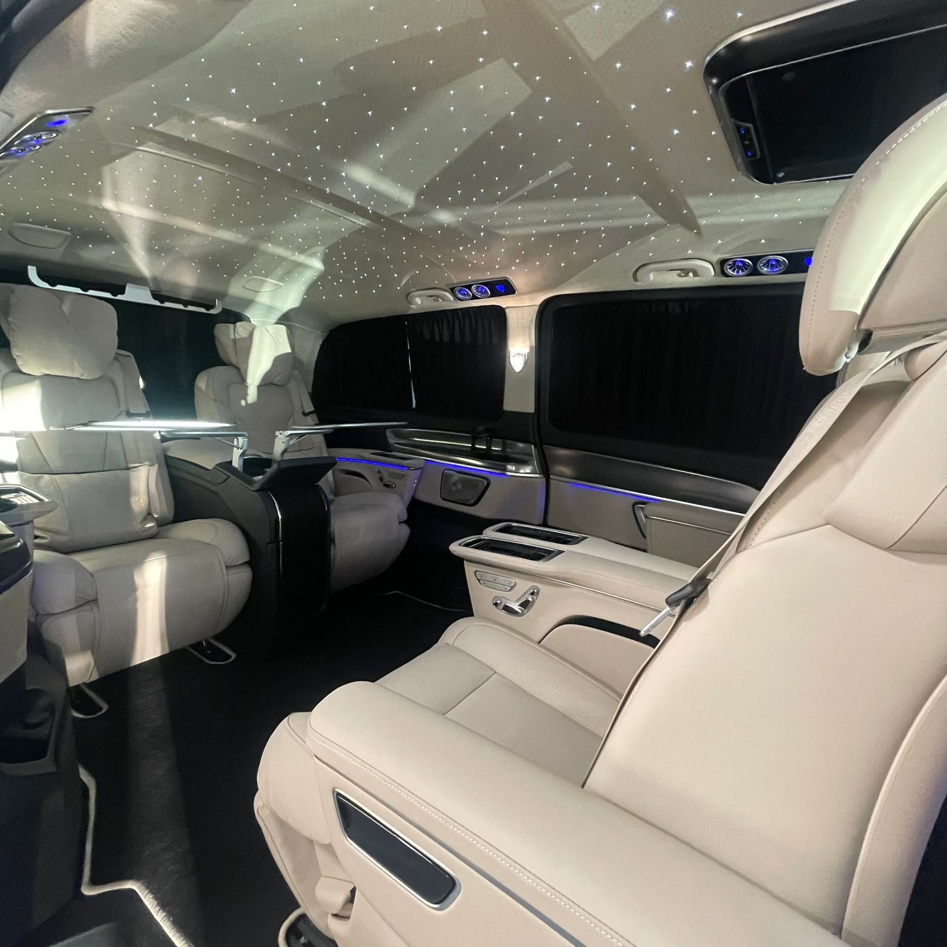 MERCEDES-BENZ V 300 d Extra-Lang 4matic Exclusive FALCON ZERNEZ V.I.P-image-4