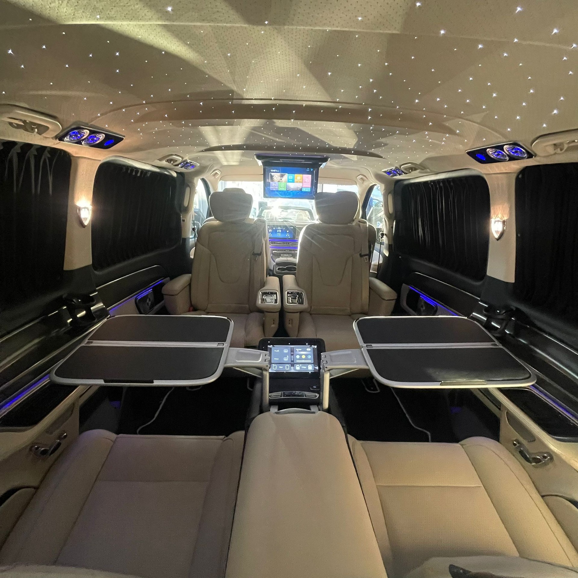 MERCEDES-BENZ V 300 d Extra-Lang 4matic Exclusive FALCON ZERNEZ V.I.P-showroom-element-1